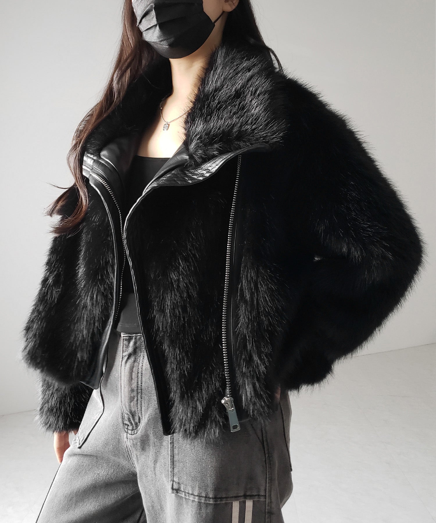 【 2WAY 】ジップアップレザードッキングフェイクファーコート / zip up leather docking fake fur coat