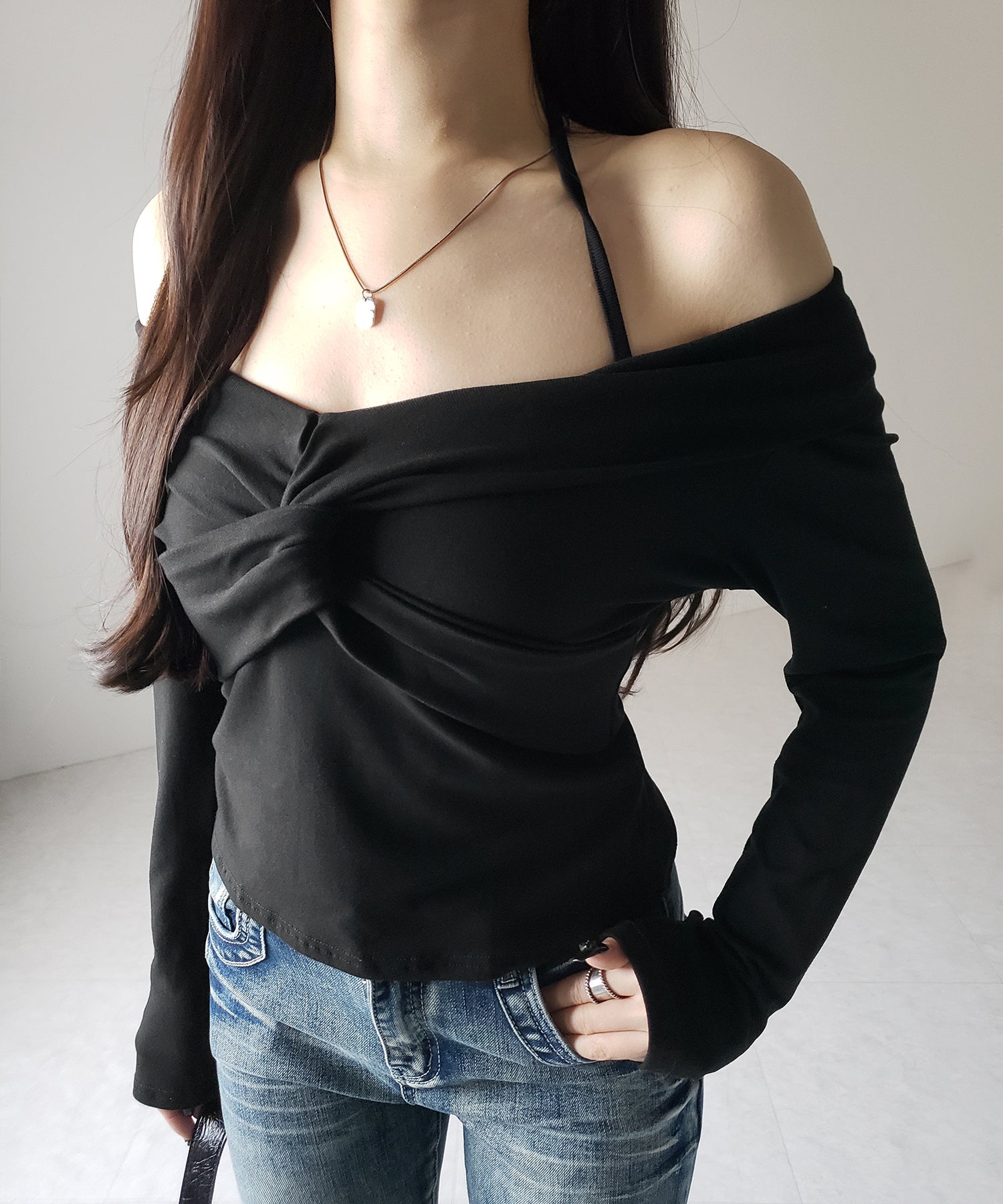 【 2color 】クロスギャザーオフショルカットソートップス / cross gather off shoulder cutsew tops