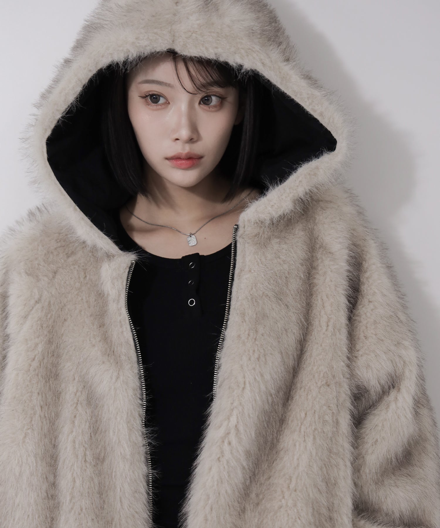 【 リバーシブル2WAY】ビッグフーディボリュームフェイクファーブルゾン / Reversible big hoodie volume fake fur blouson