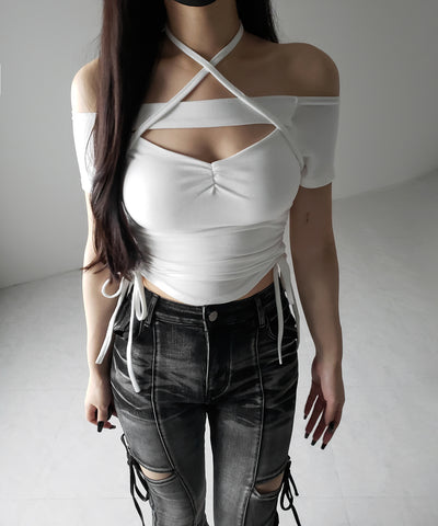 半袖クロスストラップリボンカットアウトオフショルトップス / short sleeve cross strap ribbon cutout offshoulder tops