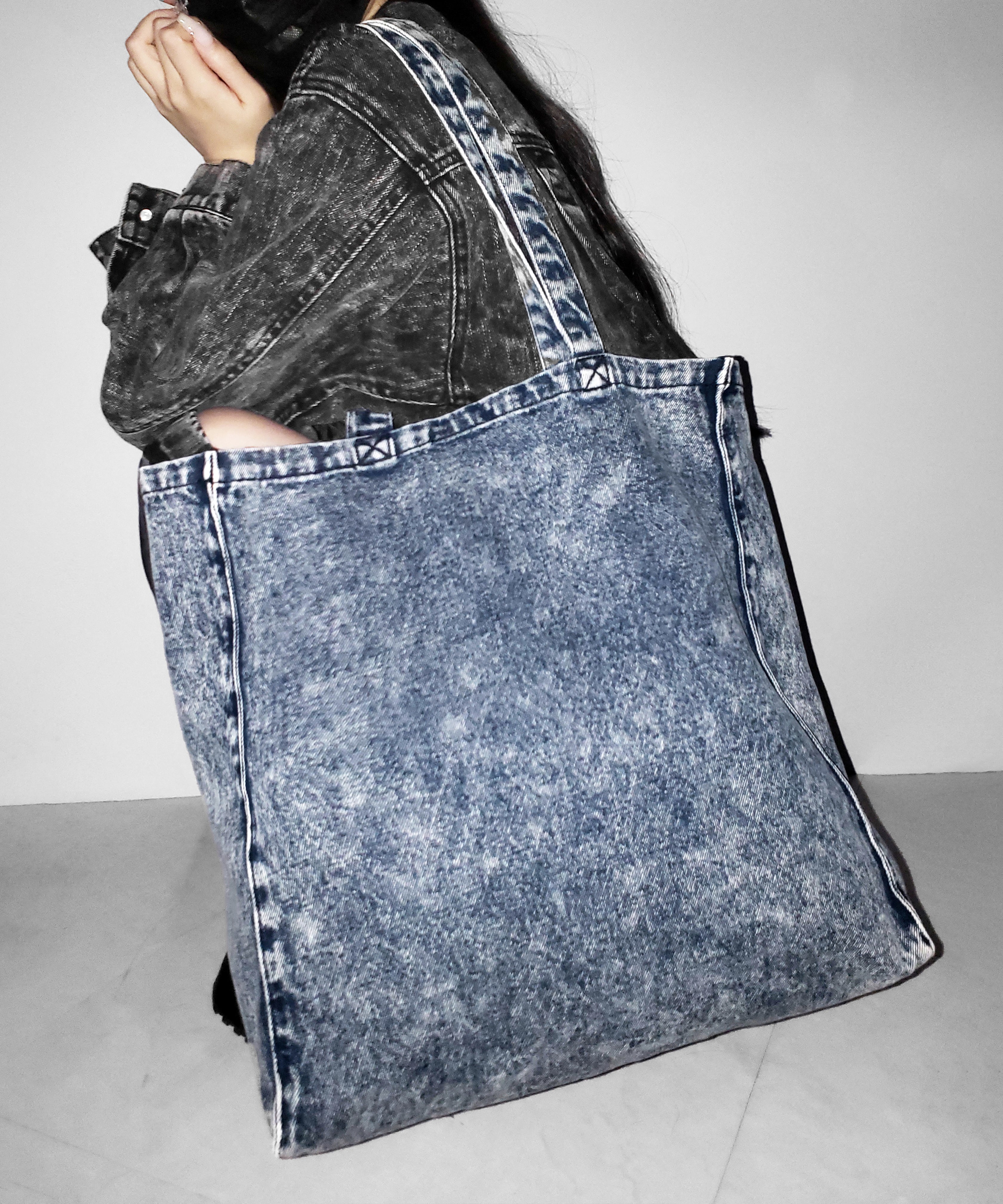 【 2color 】ヴィンテージケミカルブリーチビッグスクエアデニムトートバッグ / vintage chemical bleach big square denim tote bag