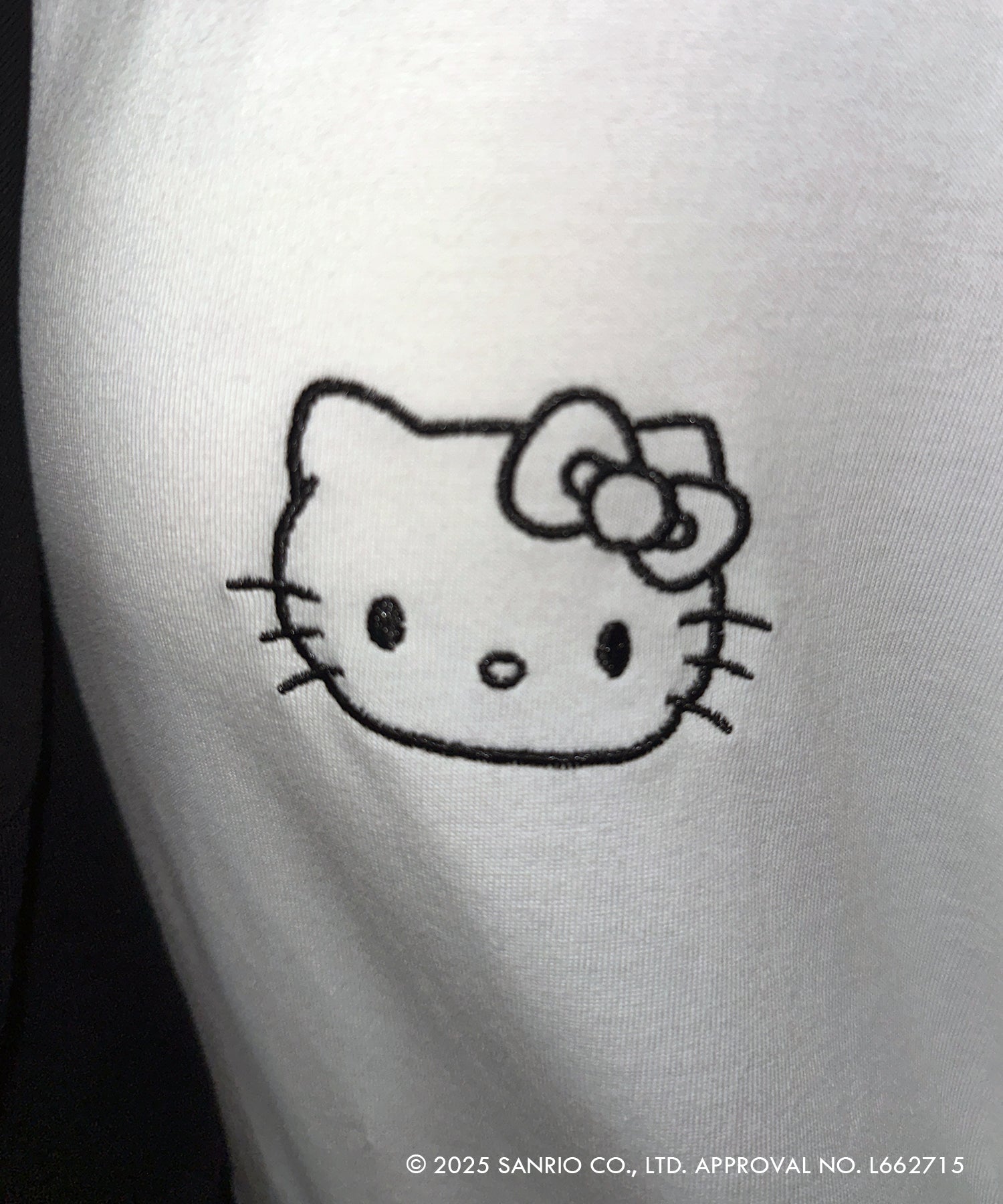 【 HELLO KITTY × me+em select 】ハローキティ刺繍長袖ビッグロンT / Hello Kitty embroidery big long sleeve T-Shirts【 セットアップ着用可能 】