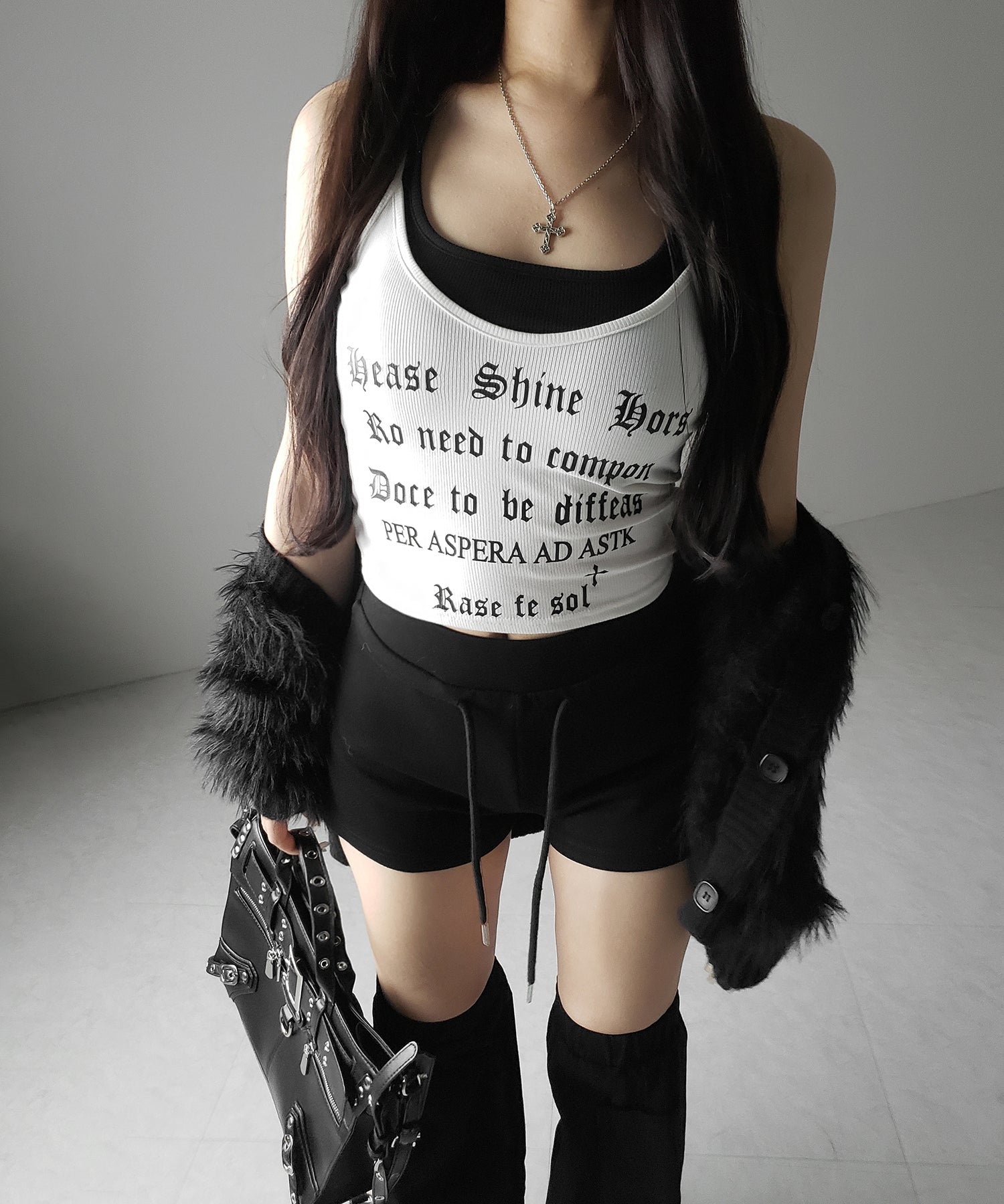 【 2color 】グランジロゴレイヤードキャミソールトップス / grunge logo layered camisole tops