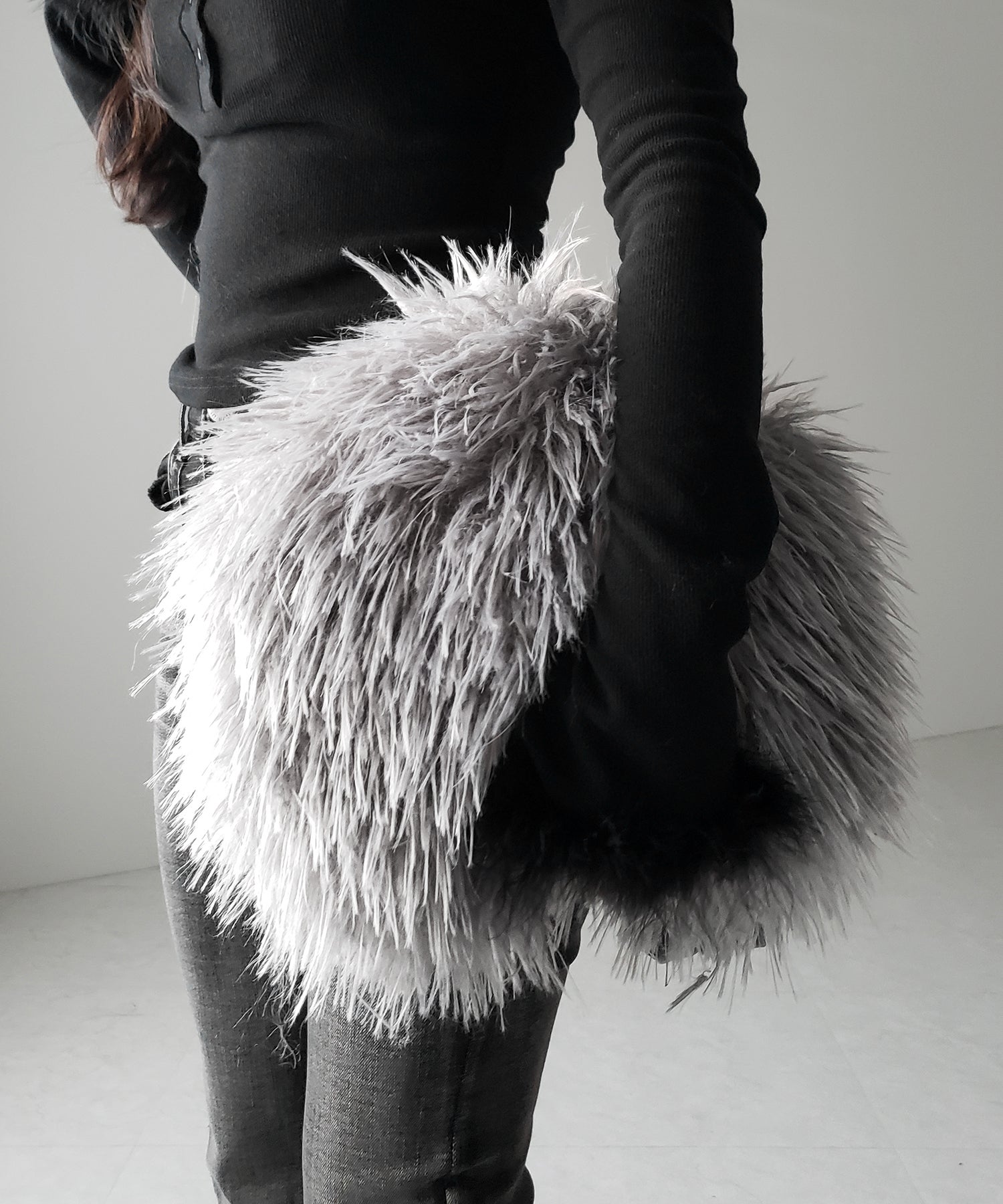 【 ショルダーストラップ付き2WAY 】バイカラーシャギーファーショルダーバッグ / bicolor shaggy fur shoulder bag