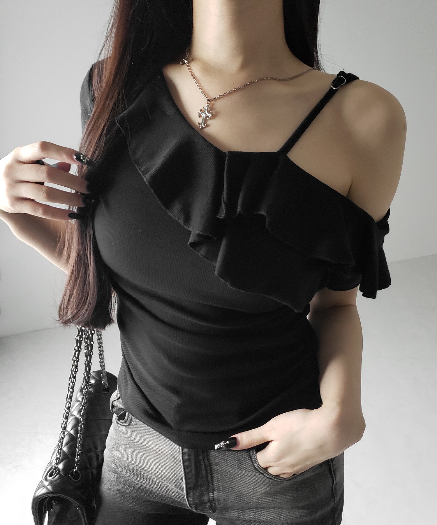 ワンショルストラップフリルリブTシャツ / one shoulder strap frill ribbed T-shirt