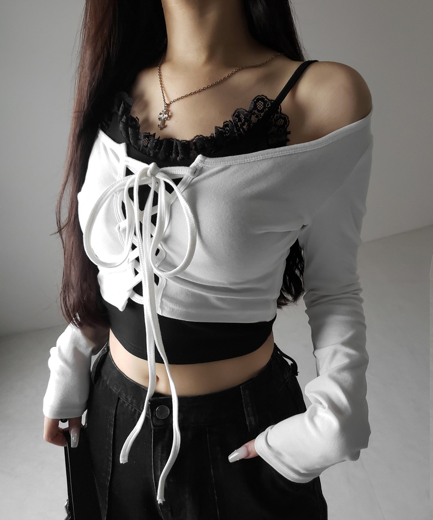 【 新色ピンクが追加!/2点セット 】レースアップリボンショートトップス + レースキャミ SET / lace up ribbon short tops + lace cami SET