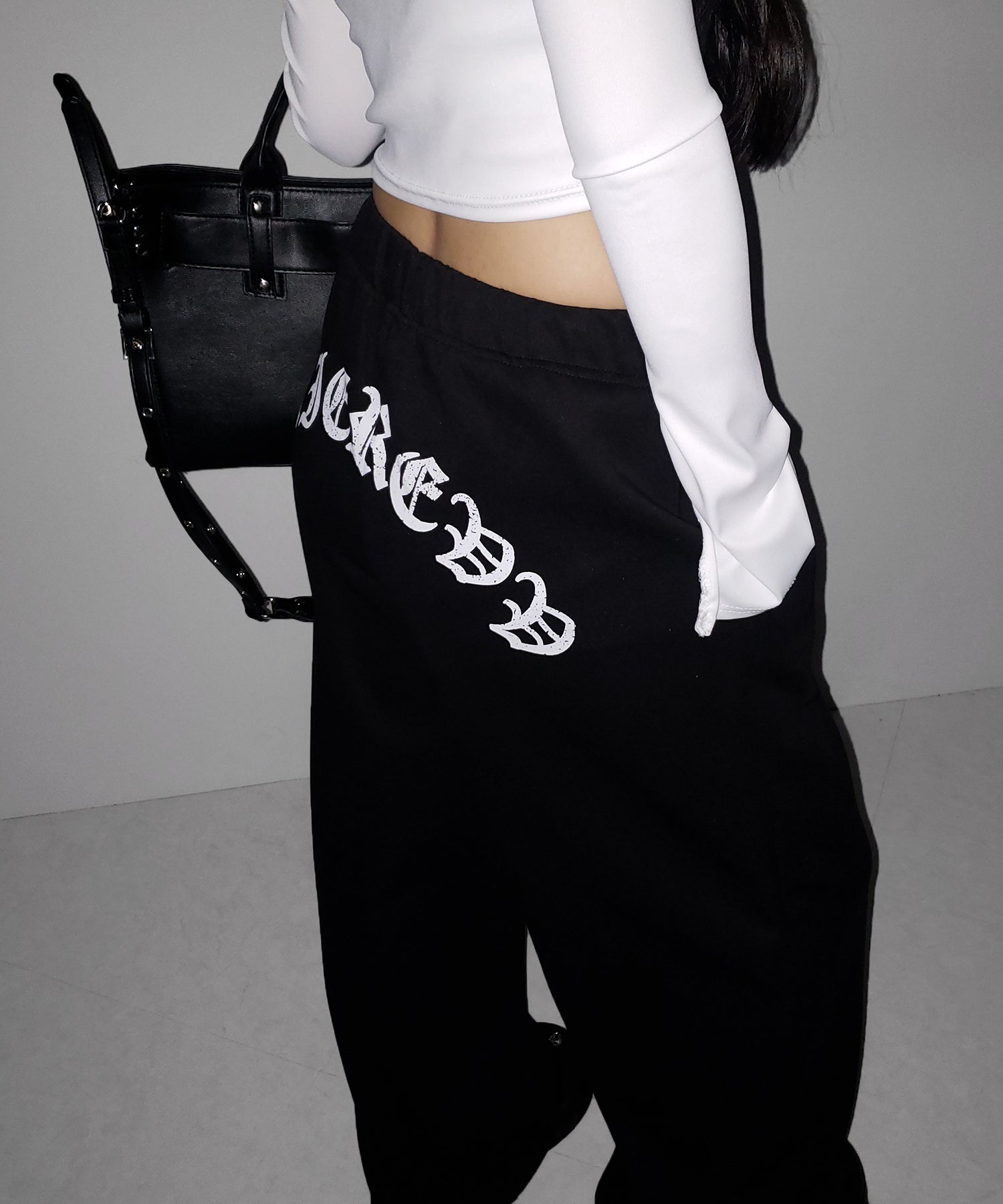 グランジロゴバックプリントスウェットワイドパンツ / grunge logo back print sweat wide pants