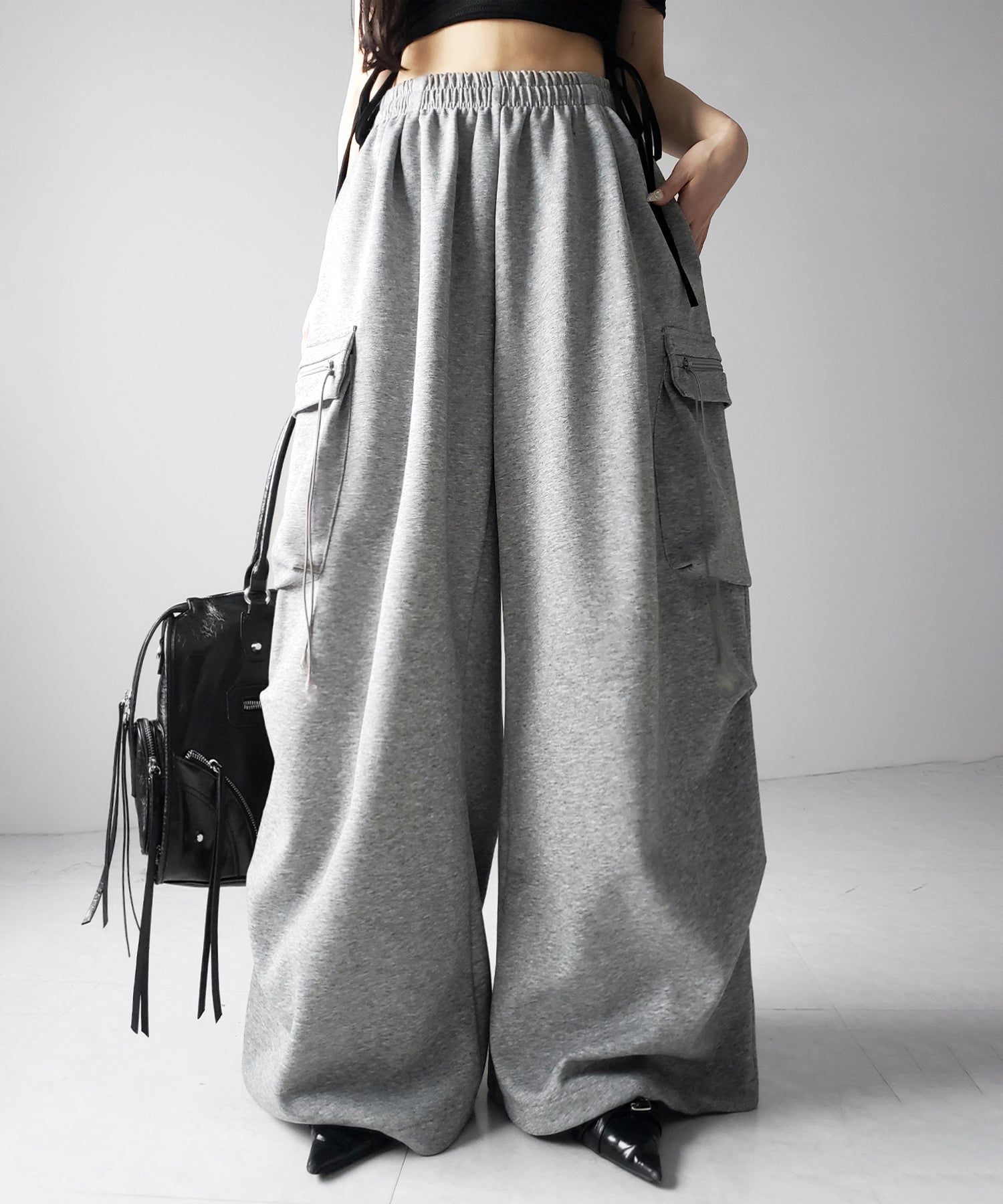 【 裾絞り可能2WAY 】ドローコードタックワイドカーゴスウェットパンツ / drawcord tuck wide cargo sweatpants