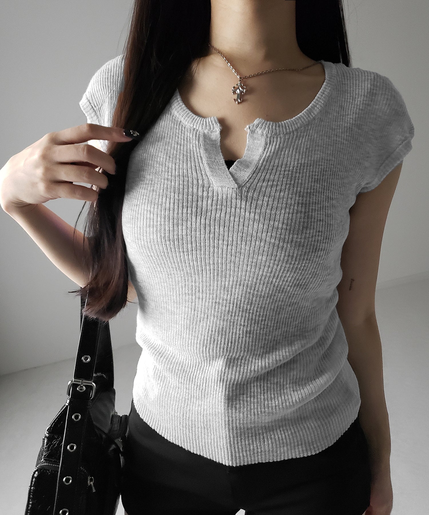 キーネックルーズシアーリブニットトップス / key neck loose sheer rib knit tops