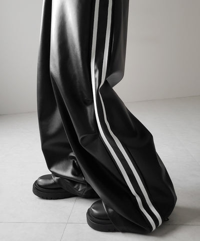 2WAY サイドラインフェイクレザーワイドパンツ / 2WAY Sideline fake leather wide pants