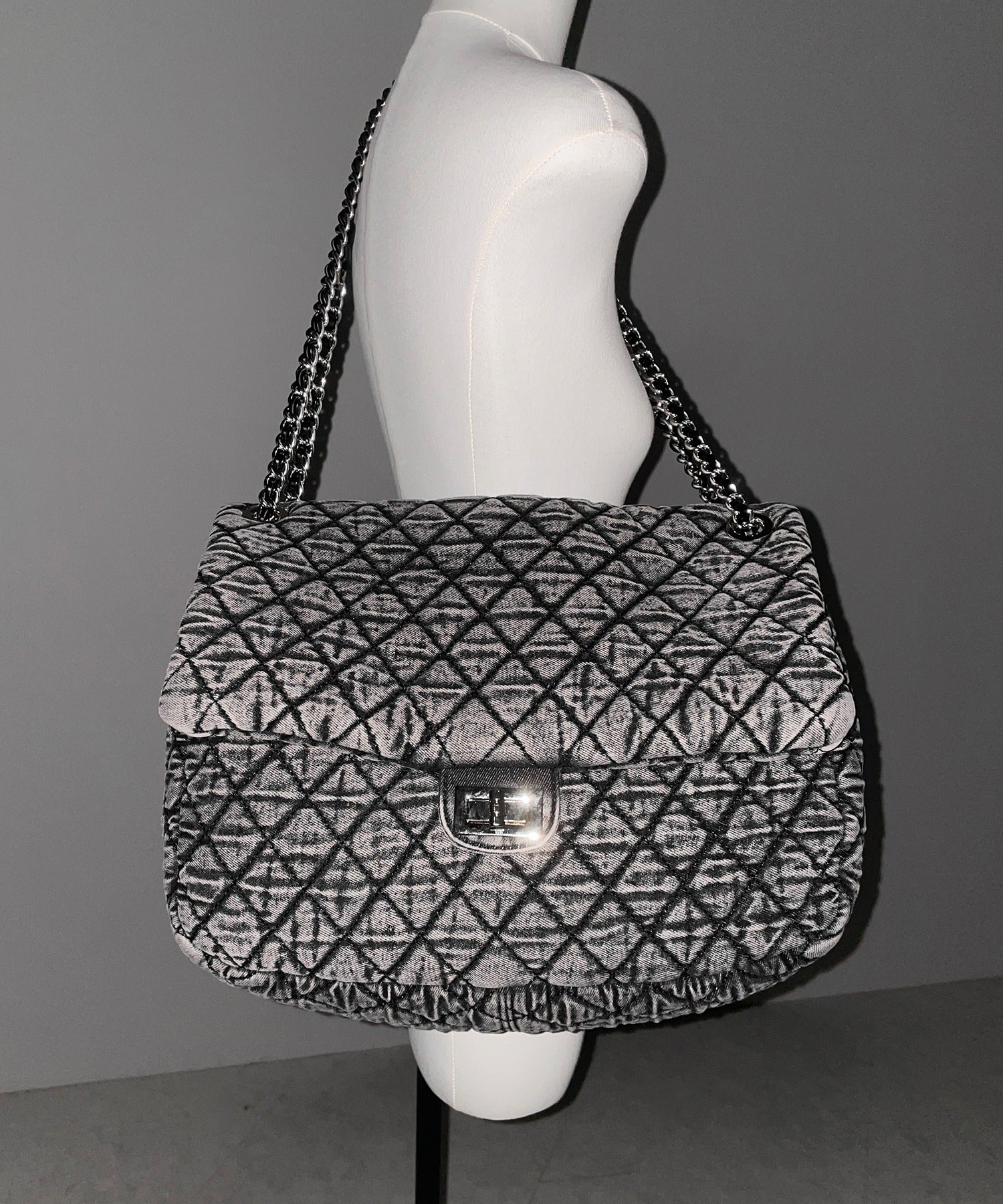 ヴィンテージブラックデニムキルティングショルダーバッグ / vintage black denim quilting shoulder bag