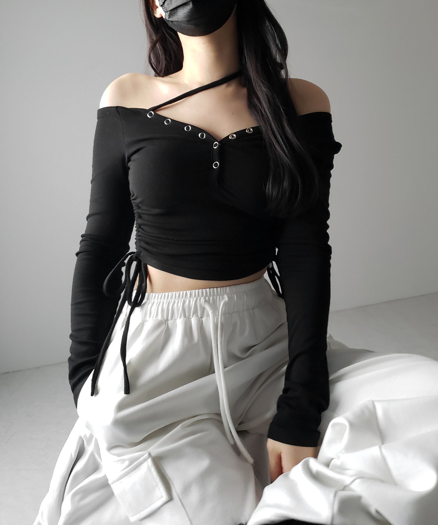 【 2WAY / 裏起毛 】ナナメストラップスナップボタンシャーリングリボントップス / naname strap snap button shirring ribbon tops