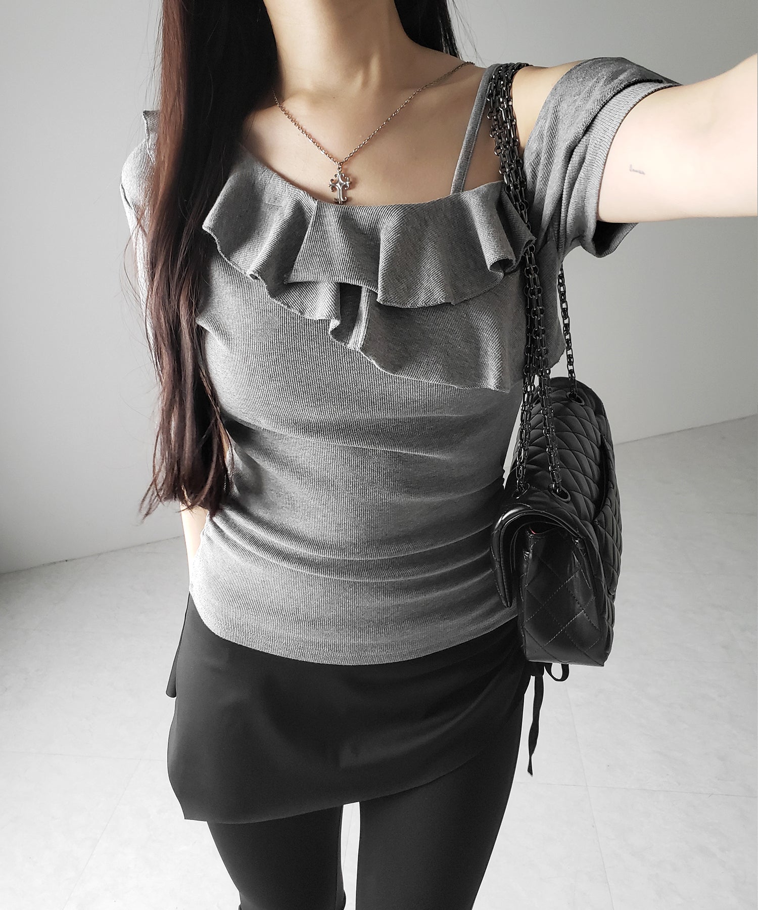 ワンショルストラップフリルリブTシャツ / one shoulder strap frill ribbed T-shirt