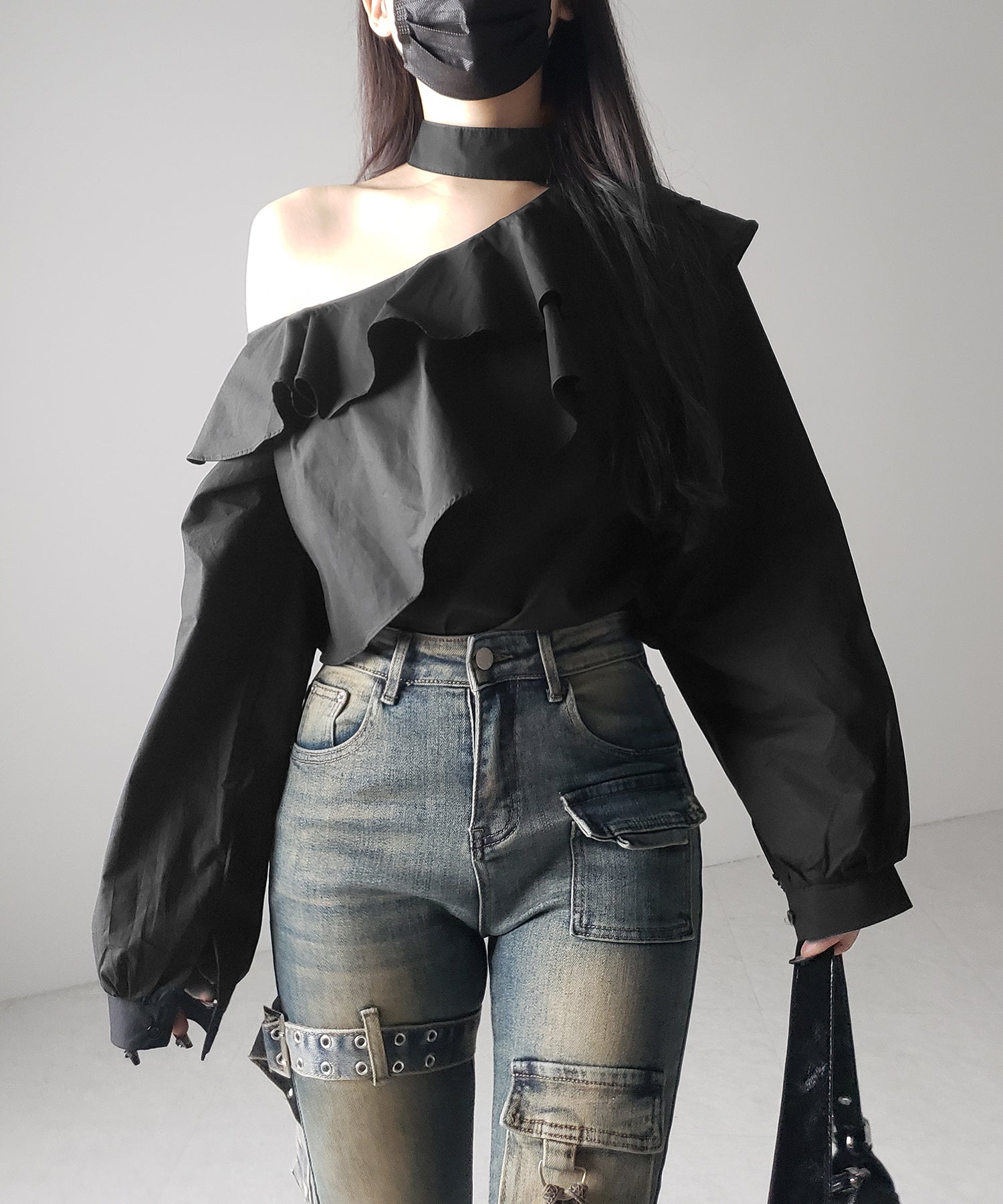 【 2color 】チョーカーフリルワンショルダーブラウス / choker frill one shoulder blouse