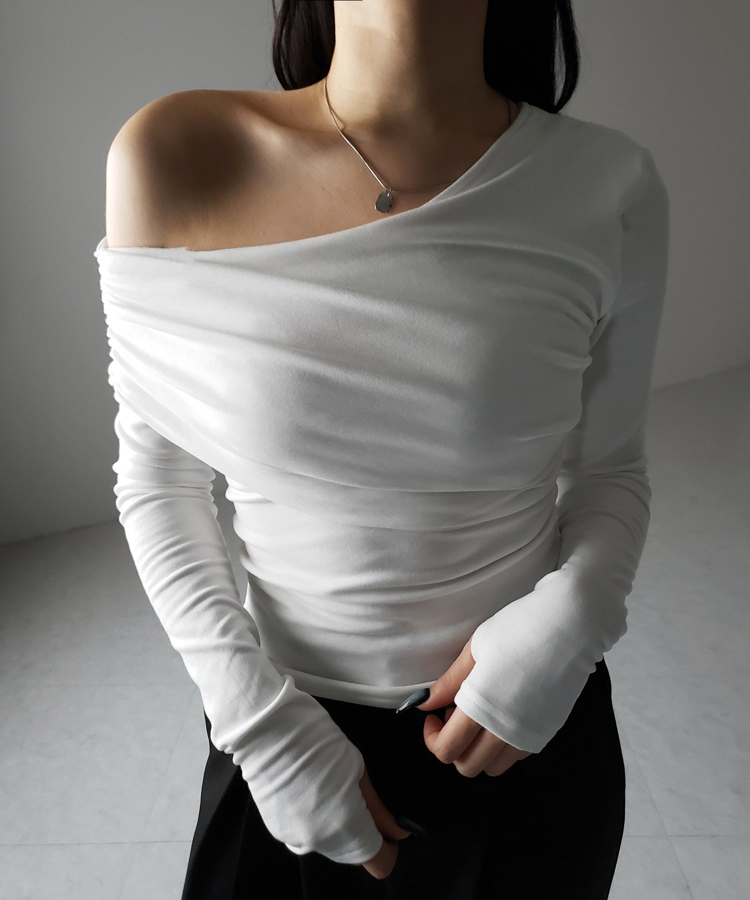 【 2color / 裏起毛 】ワンショルダードレープギャザースリムトップス / One-shoulder draped gather slim tops