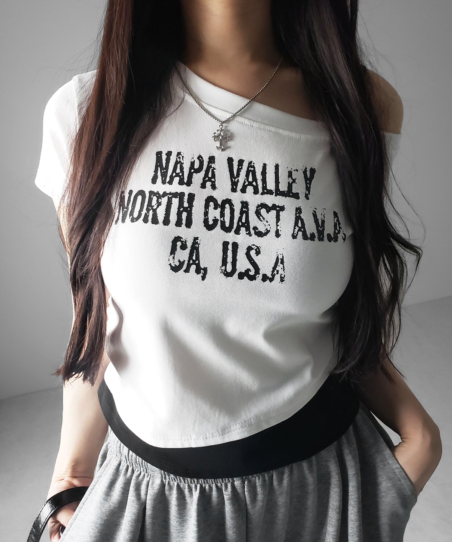 ヴィンテージロゴワンショルレイヤードTシャツ / vintage logo one-shoulder layered T-shirt