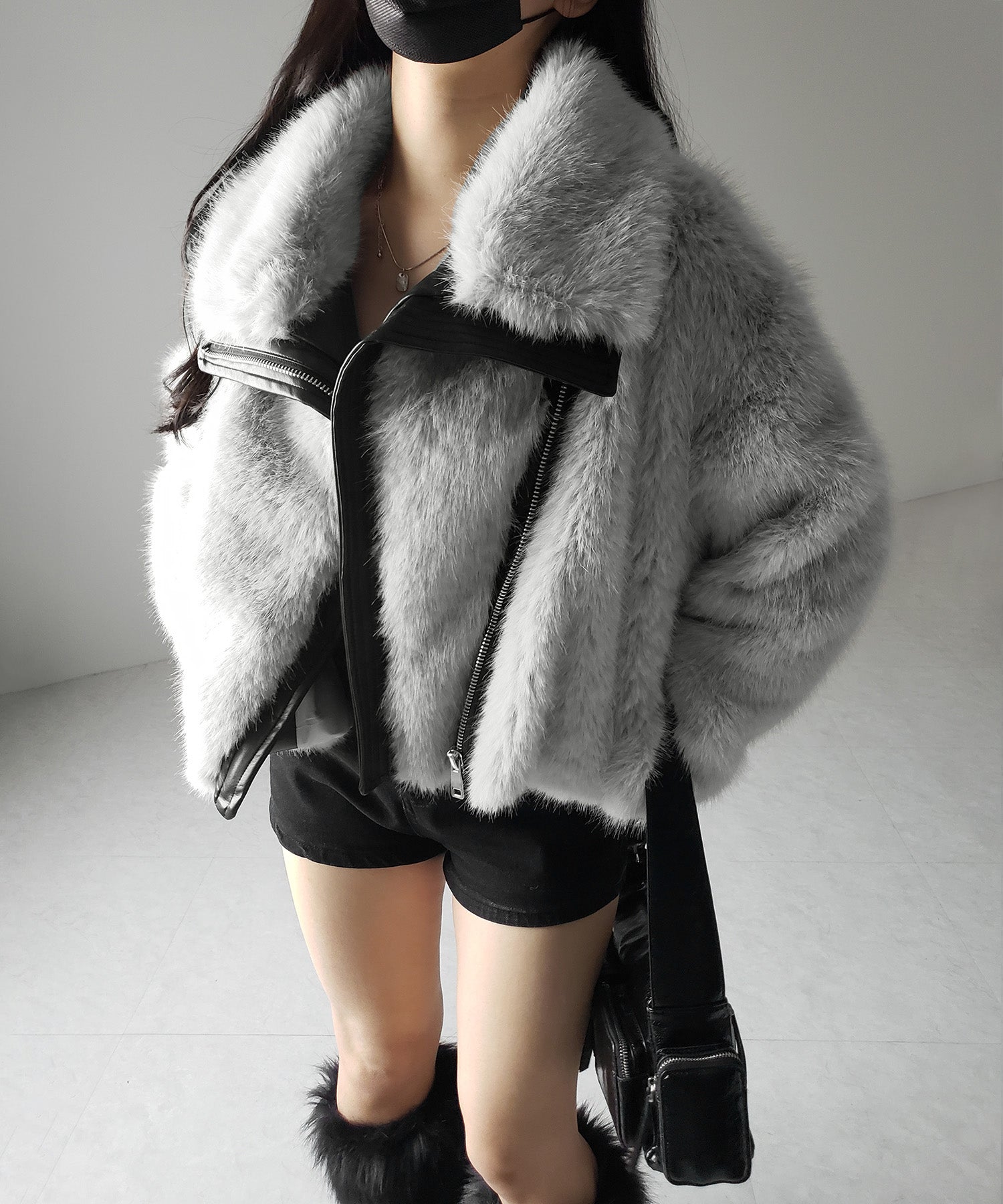 【 2WAY 】ジップアップレザードッキングフェイクファーコート / zip up leather docking fake fur coat