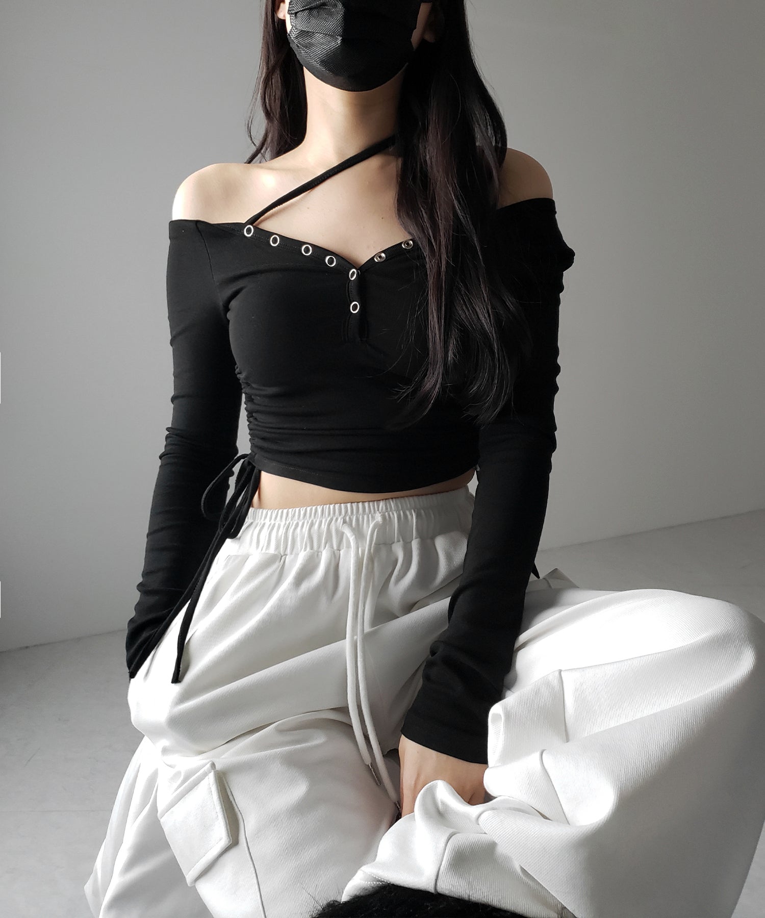 【 2WAY / 裏起毛 】ナナメストラップスナップボタンシャーリングリボントップス / naname strap snap button shirring ribbon tops