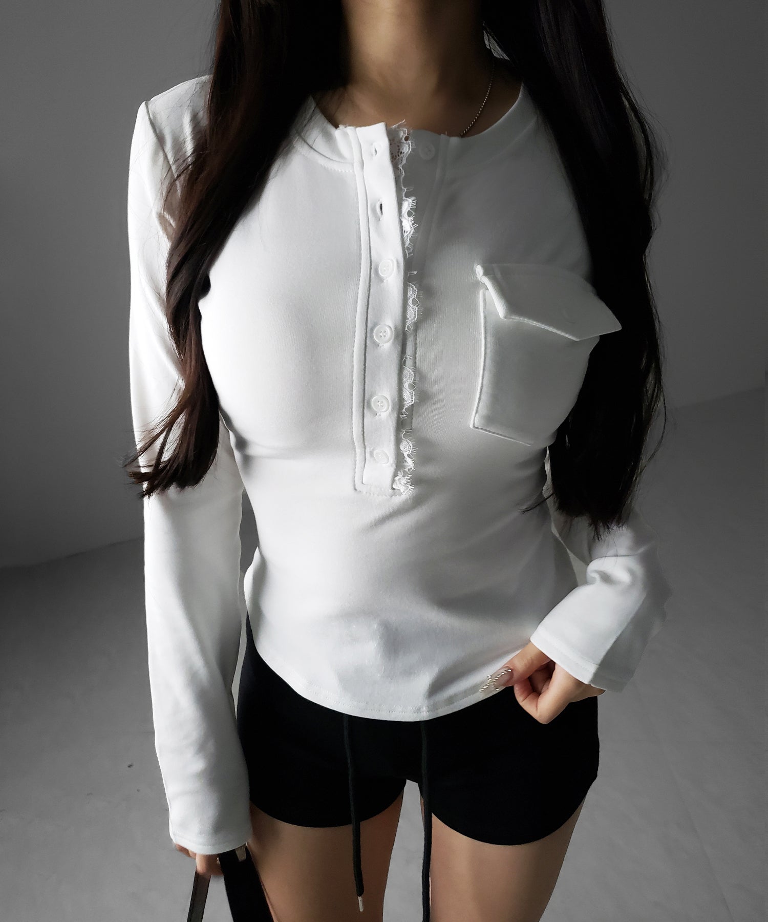 【 裏起毛 】レースドッキングヘンリーネックトップス / lace docking henley neck tops