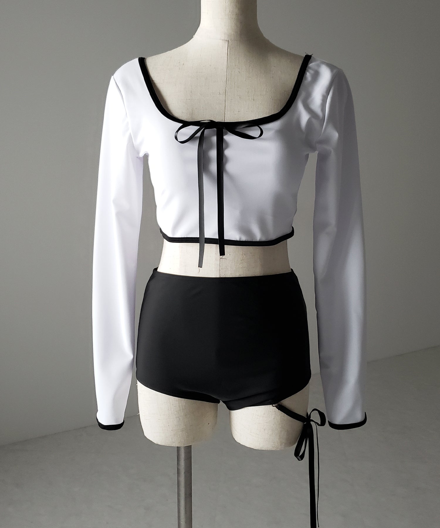 【 レディース水着/2点セット 】フロントリボンモノトーンハイウエストビキニ / front ribbon monotone high waist bikini