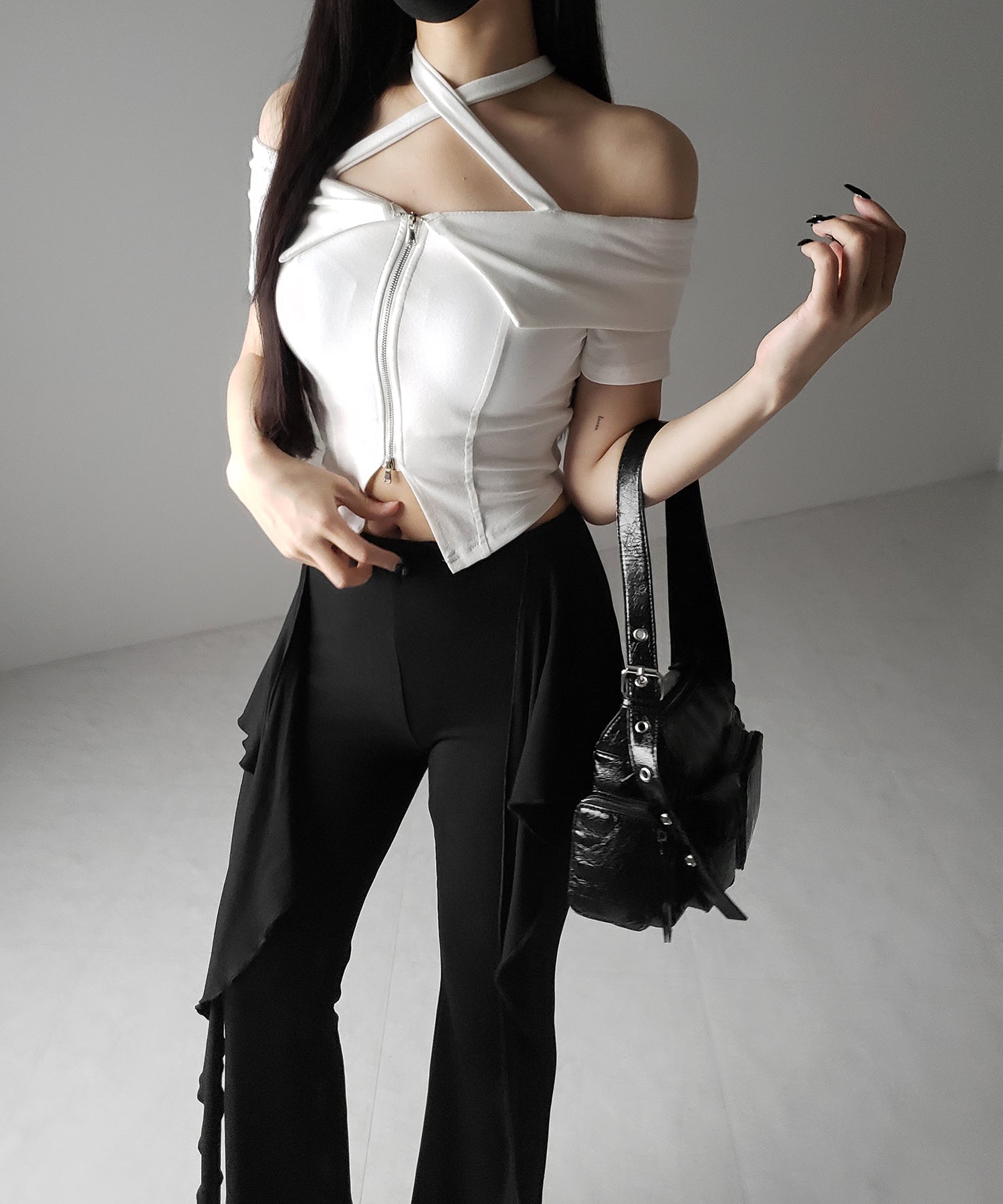 ダブルジップクロスネックオフショルTシャツ / double zip cross neck off shoulder T-shirt