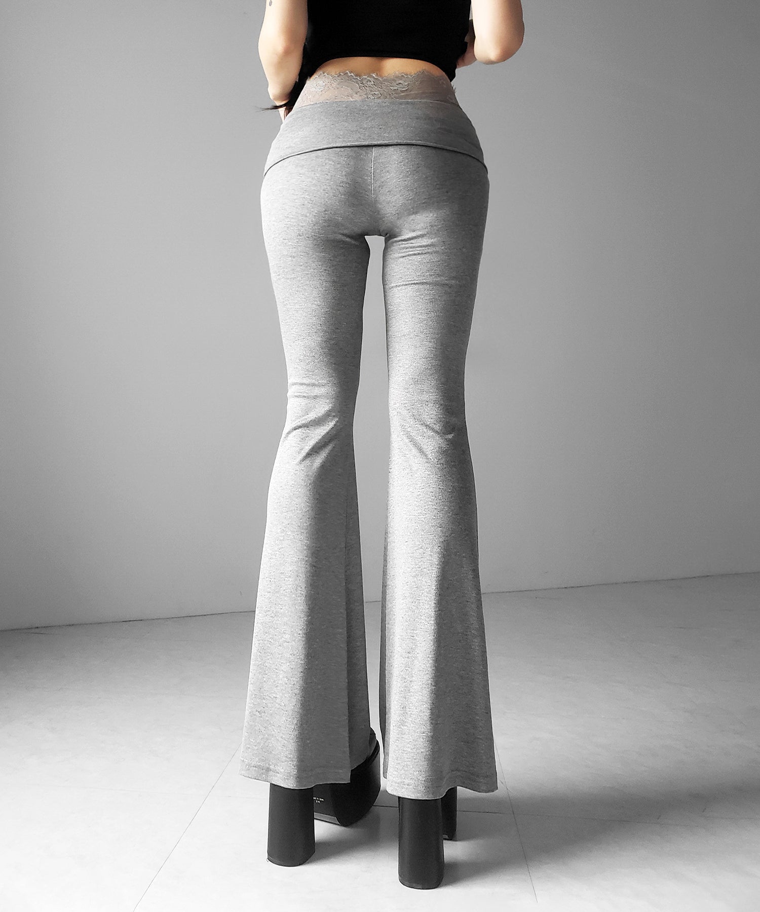 ウエストレーススリムドレープカットソーフレアパンツ / waist lace slim drape cutsew flare pants