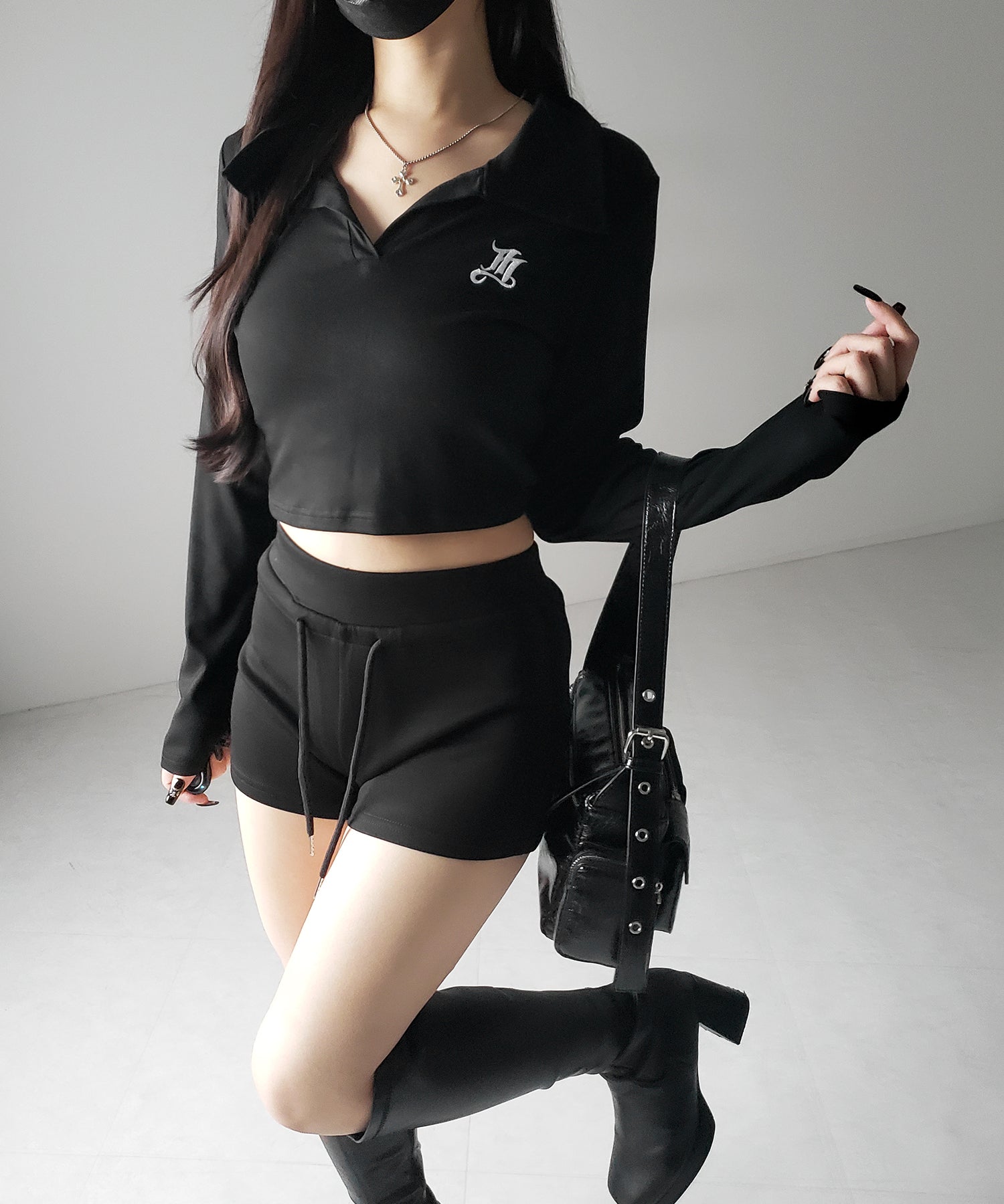 M LOGO スキッパーショートTシャツ / M LOGO skipper neck short T-shirt