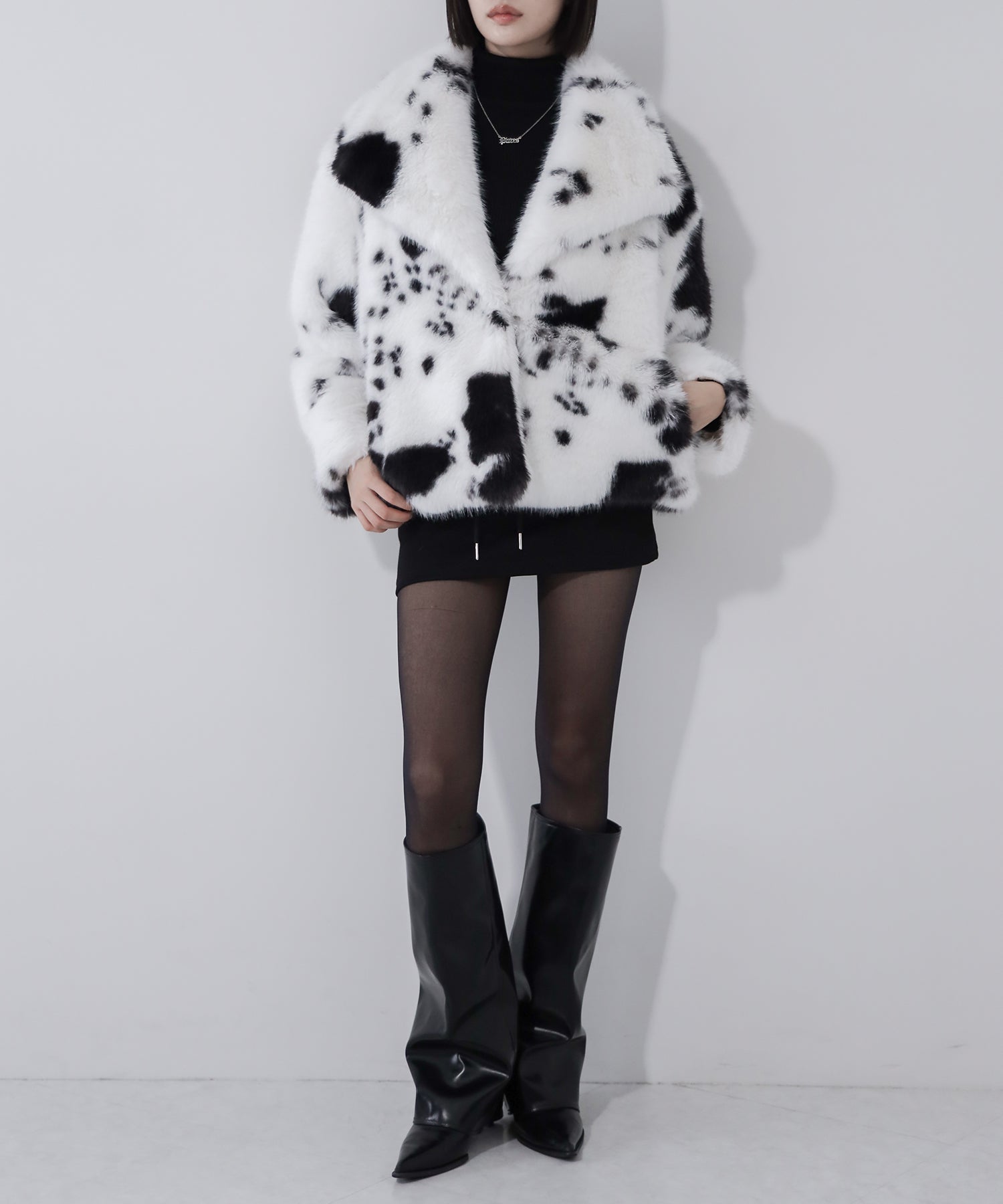 カウミドルフェイクファコート / cow middle fakefur coat
