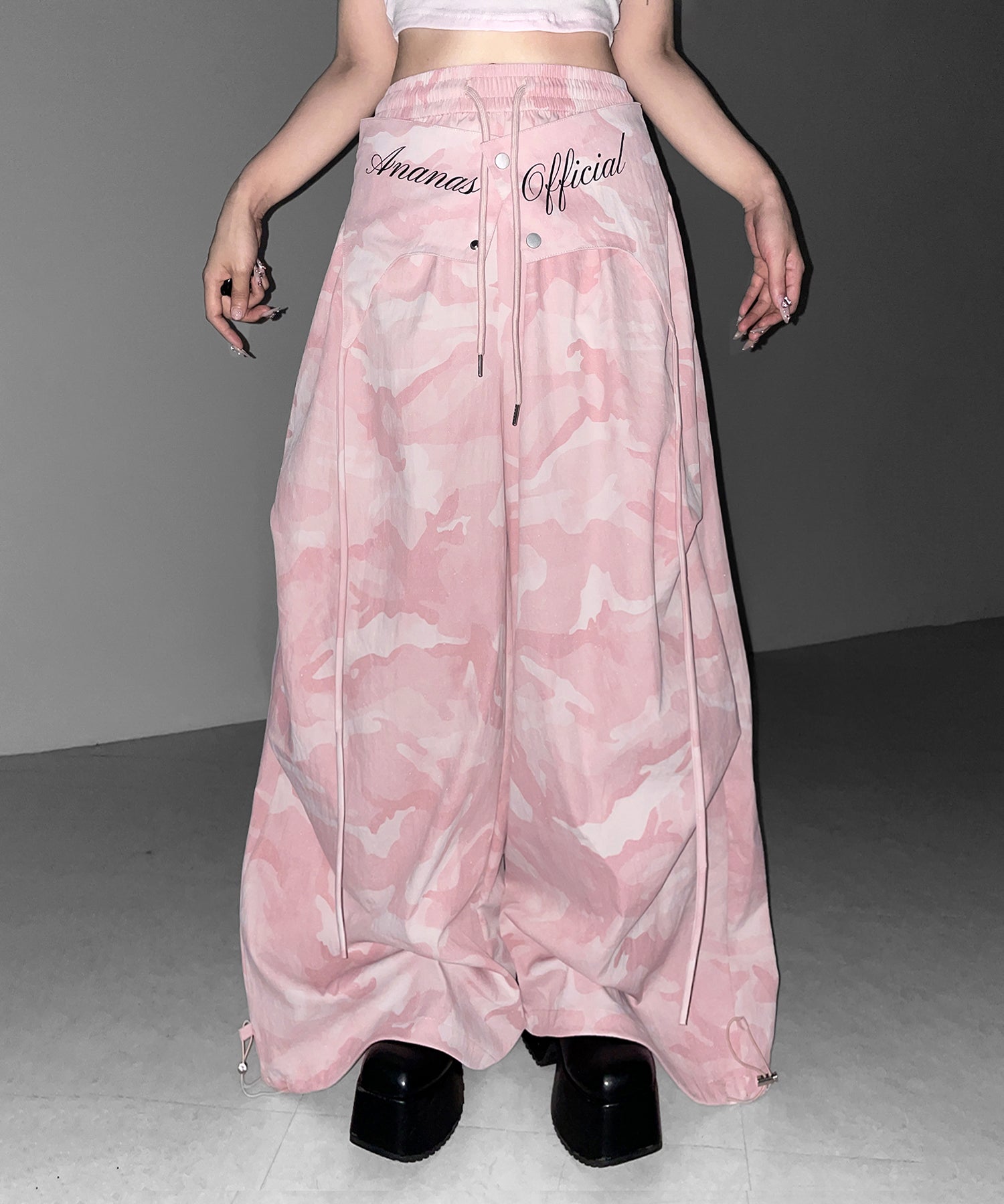 ロゴガーターカモフラタックワイドパンツ / logo garter camouflage tuck wide pants