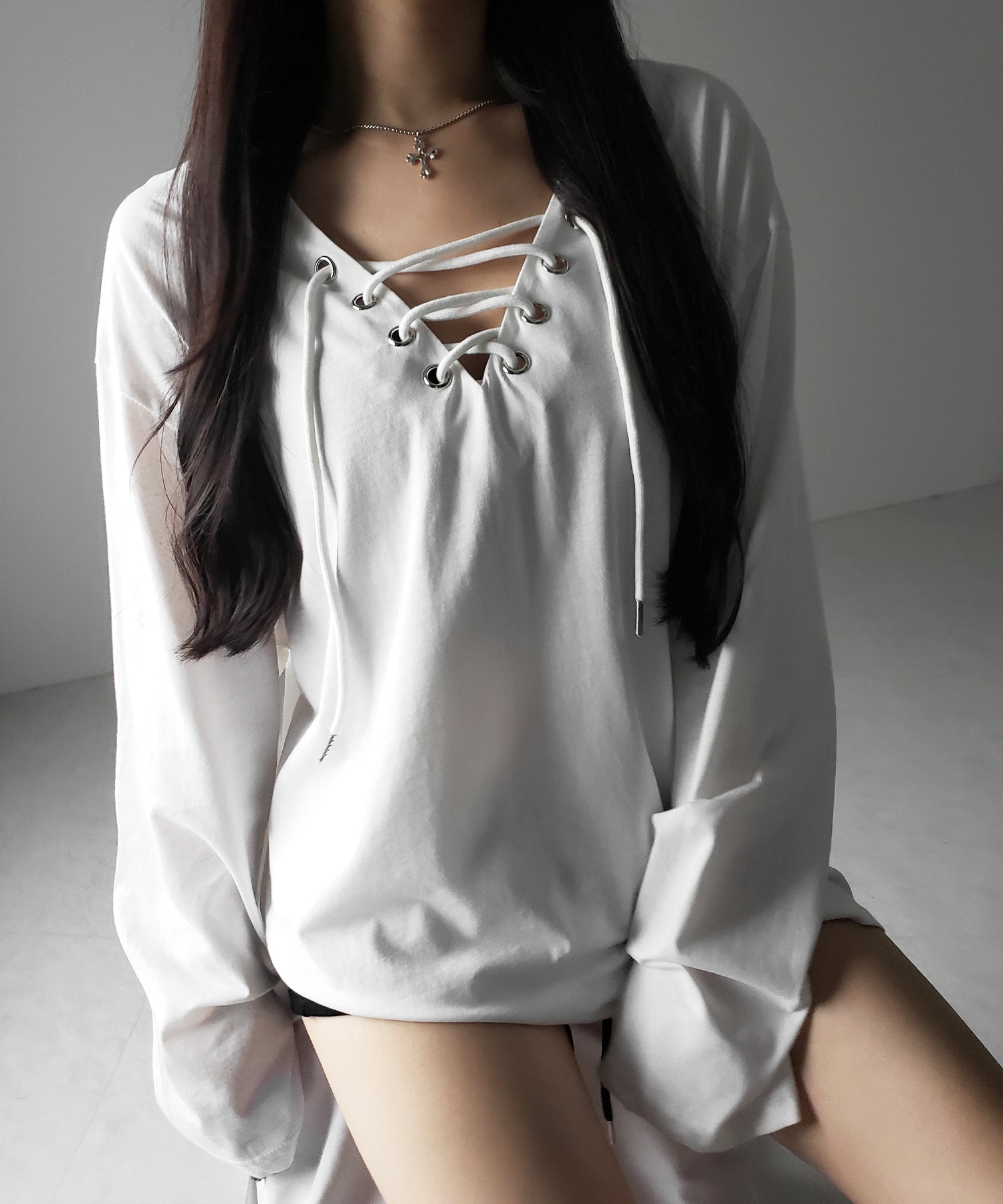 レースアップルーズシルエット長袖ビッグTシャツ / laceup loose silhouette long sleeve big T-shirt