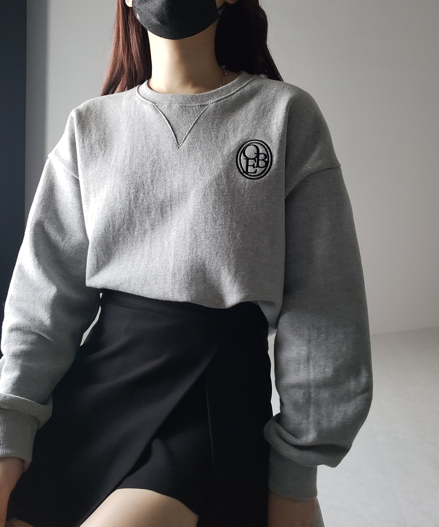 OBE刺繍 ロゴクロップドスウェット【 韓国製 】