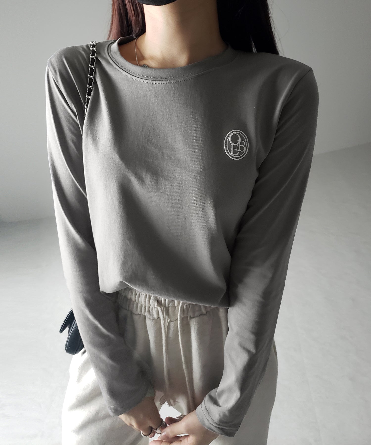OBE刺繍 ミニロゴ長袖Tシャツ【 韓国製 】