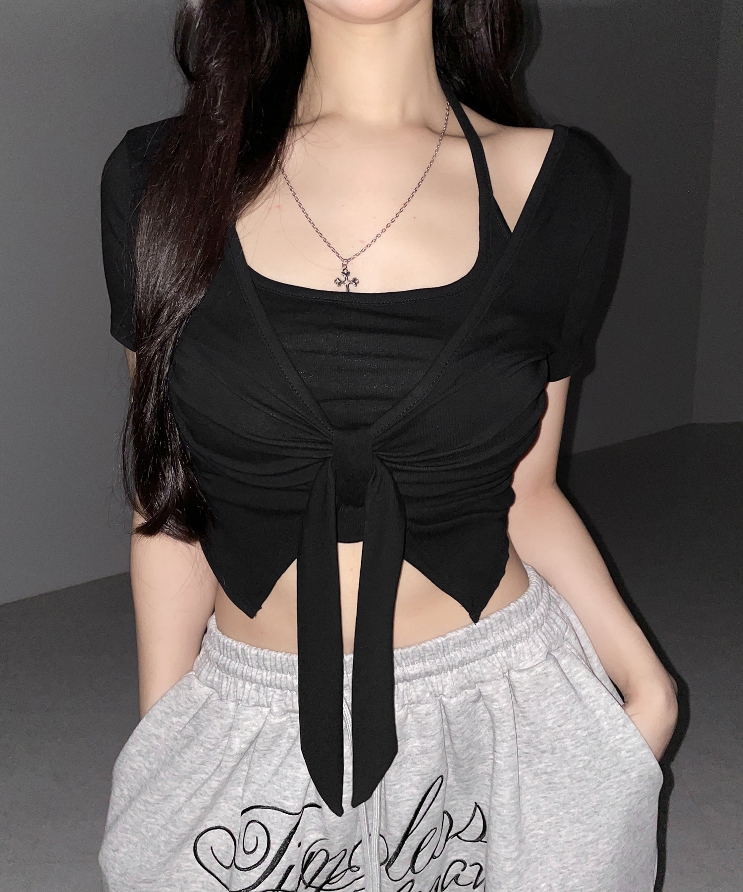 フロントリボンレイヤードトップス + ホルターキャミ SET / front ribbon layered tops + halter camisole SET