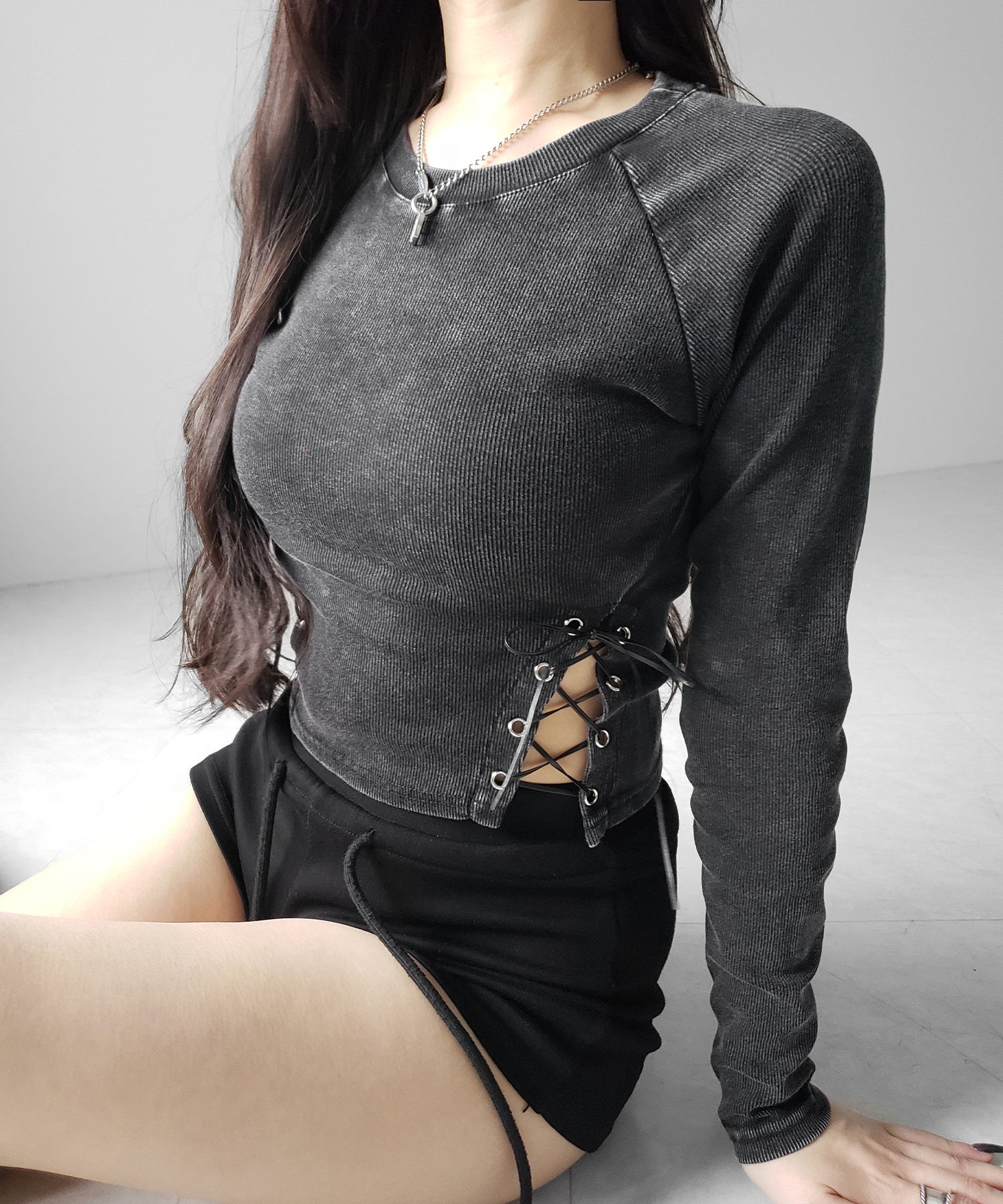 ヴィンテージサイドレースアップカットアウトショートロンT / vintage side lace up cutout short long sleeve T-shirts