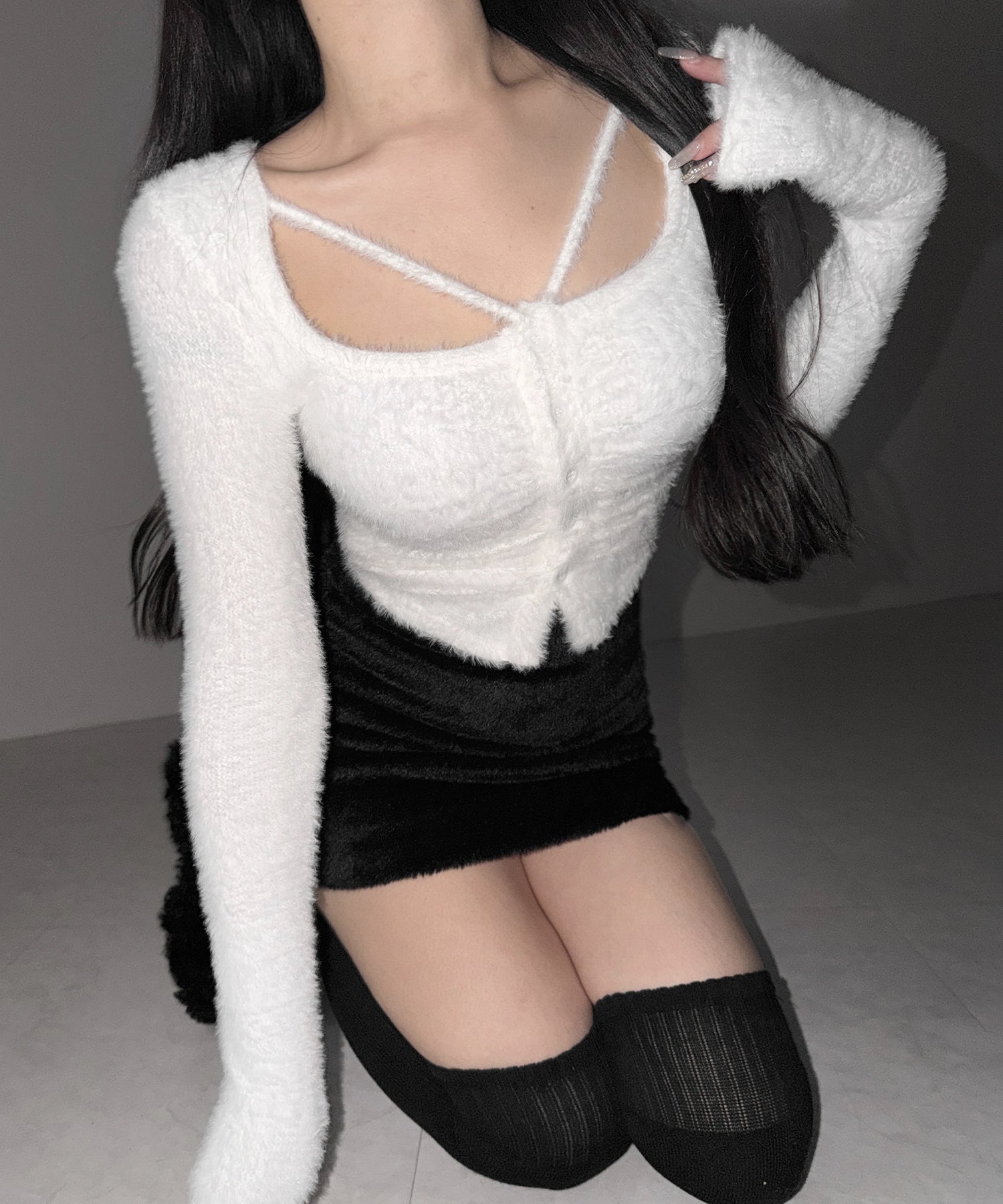 クロスストラップスクエアショートシャギーカーディガン / cross strap square short shaggy cardigan