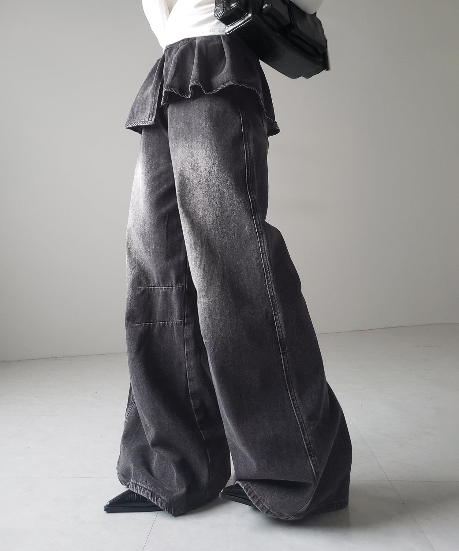 【 2color / 4size 】フリルドッキングレイヤードヴィンテージワイドデニム / frll docking layered vintage wide denim