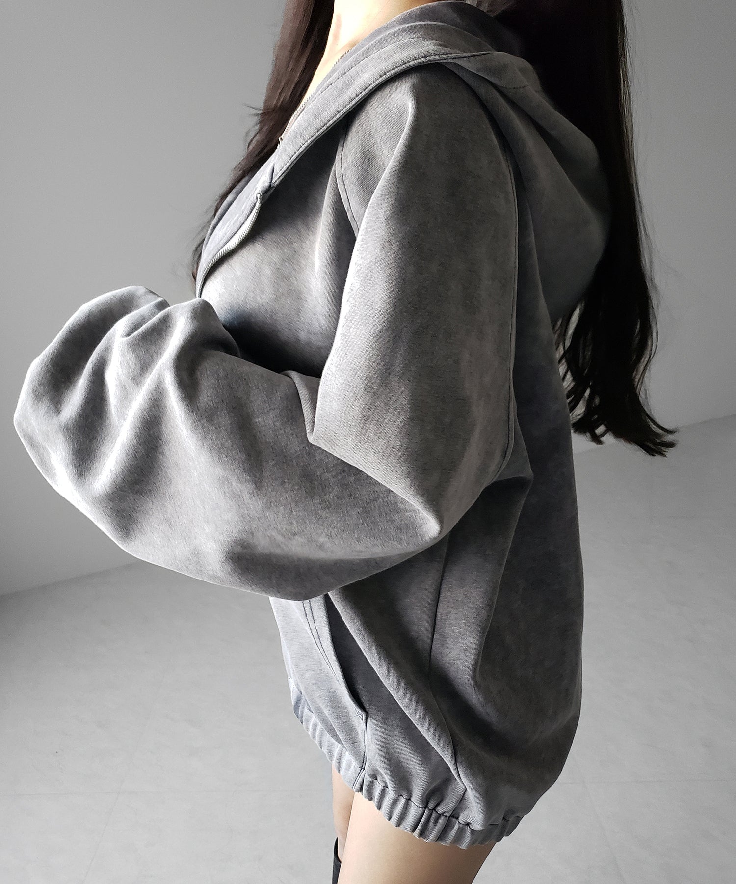ピグメントヴィンテージ加工ジップアップパーカー / Pigment vintage zip-up hoodie