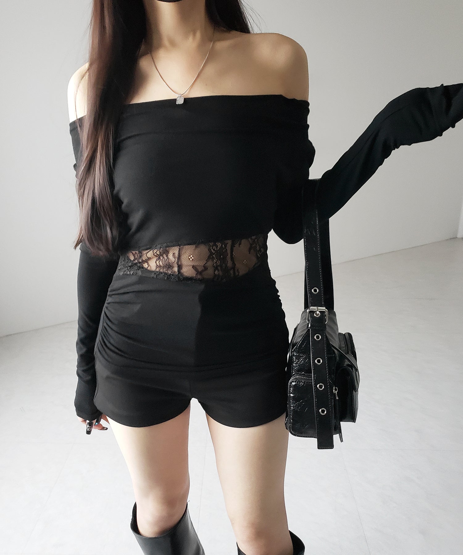 【 2color 】ウエストレースカットアウトオフショルトップス / waist lace cutout offshoulder tops
