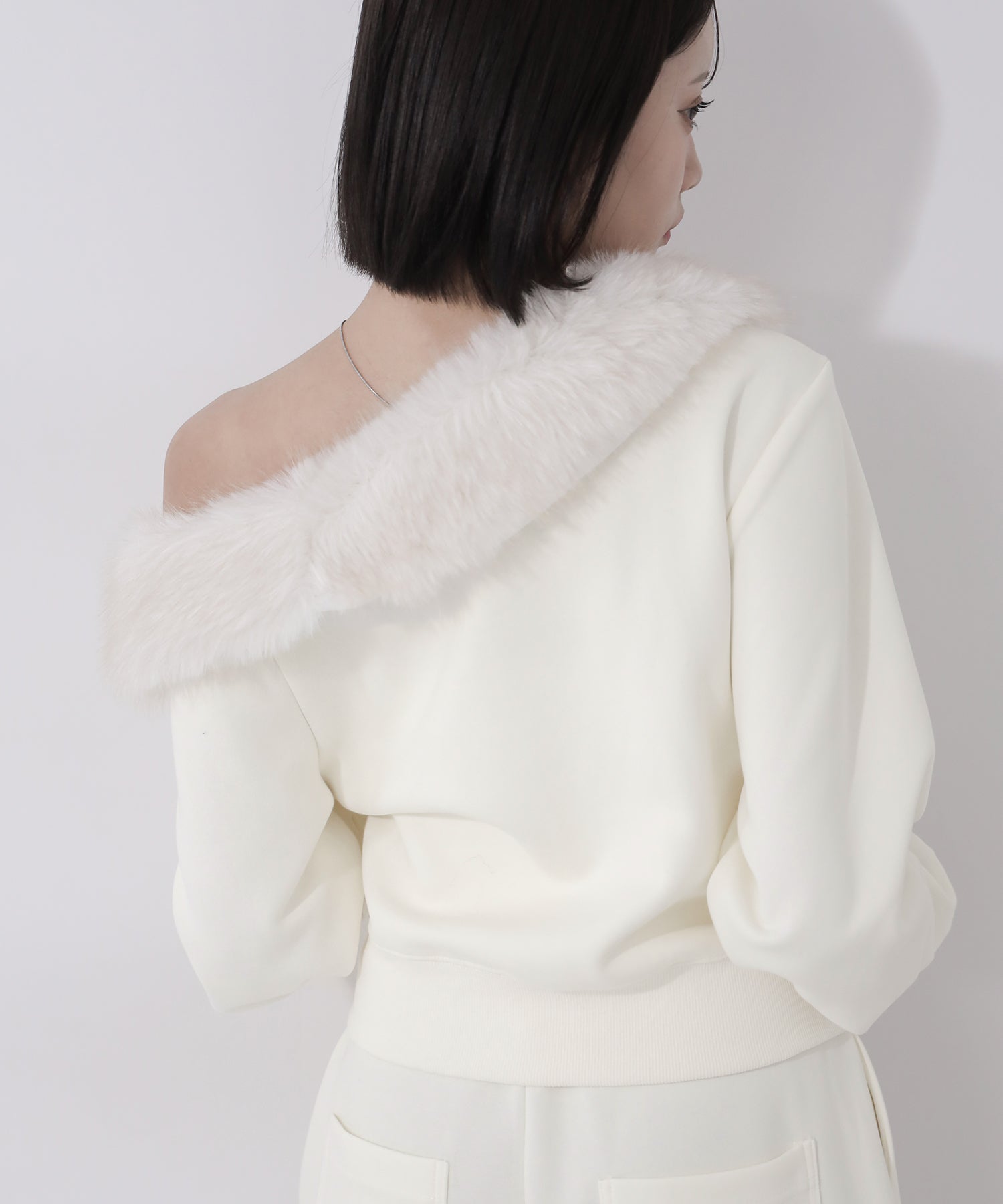 【 セットアップ 】ファーダブルジップワンショルスウェット&タックワイドスウェットパンツ / Fur double-zip one-shoulder sweatshirt & tuck wide sweatpants SETUP
