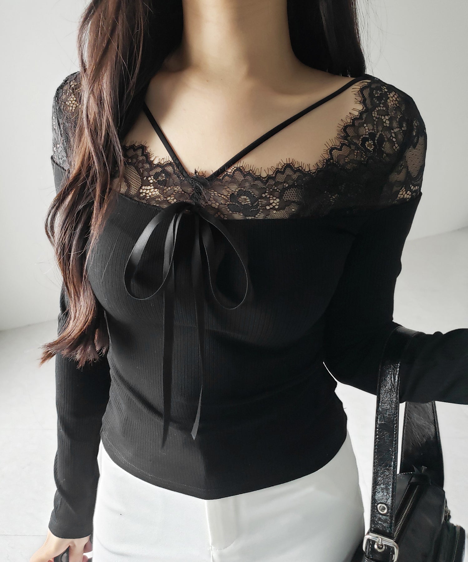 クロスストラップレース切替リブトップス / cross strap lace switching ribbed tops