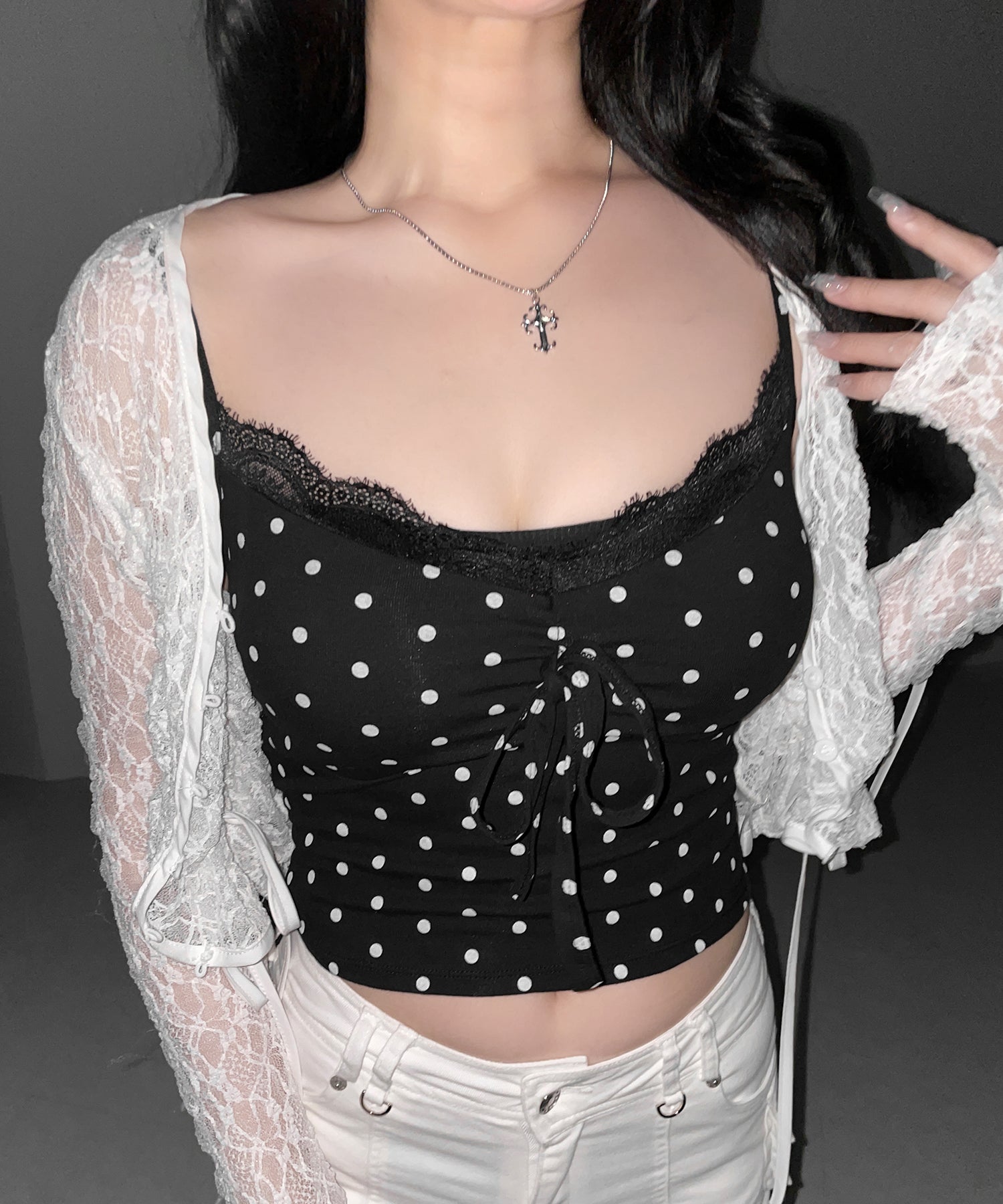 ドットレースフロントリボンキャミソール / Dot lace front ribbon camisole