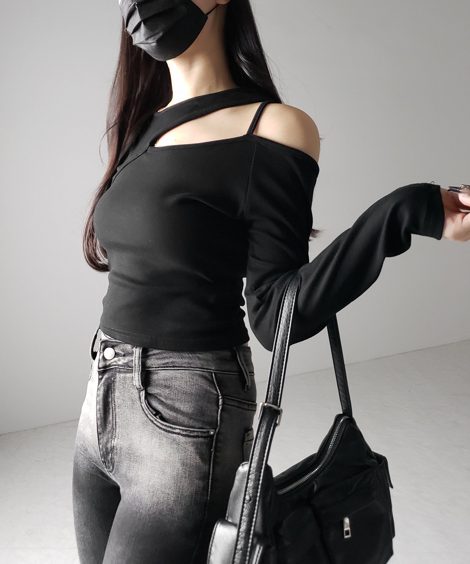 ショルダーカットアウトストラップリブトップス / shoulder cutout strap lib tops