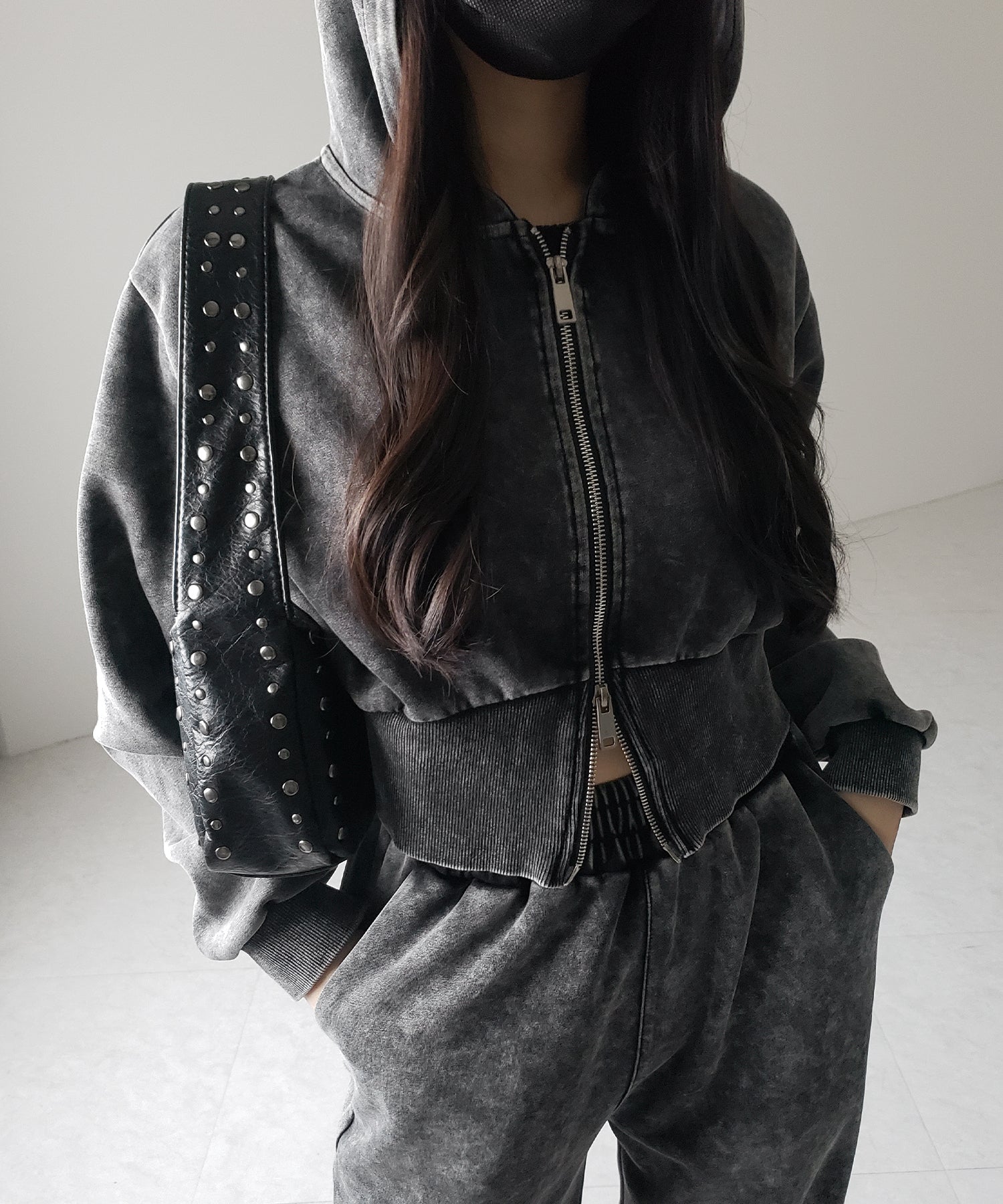 スタッズデザインスクエアショルダーバッグ / stud design square shoulder bag