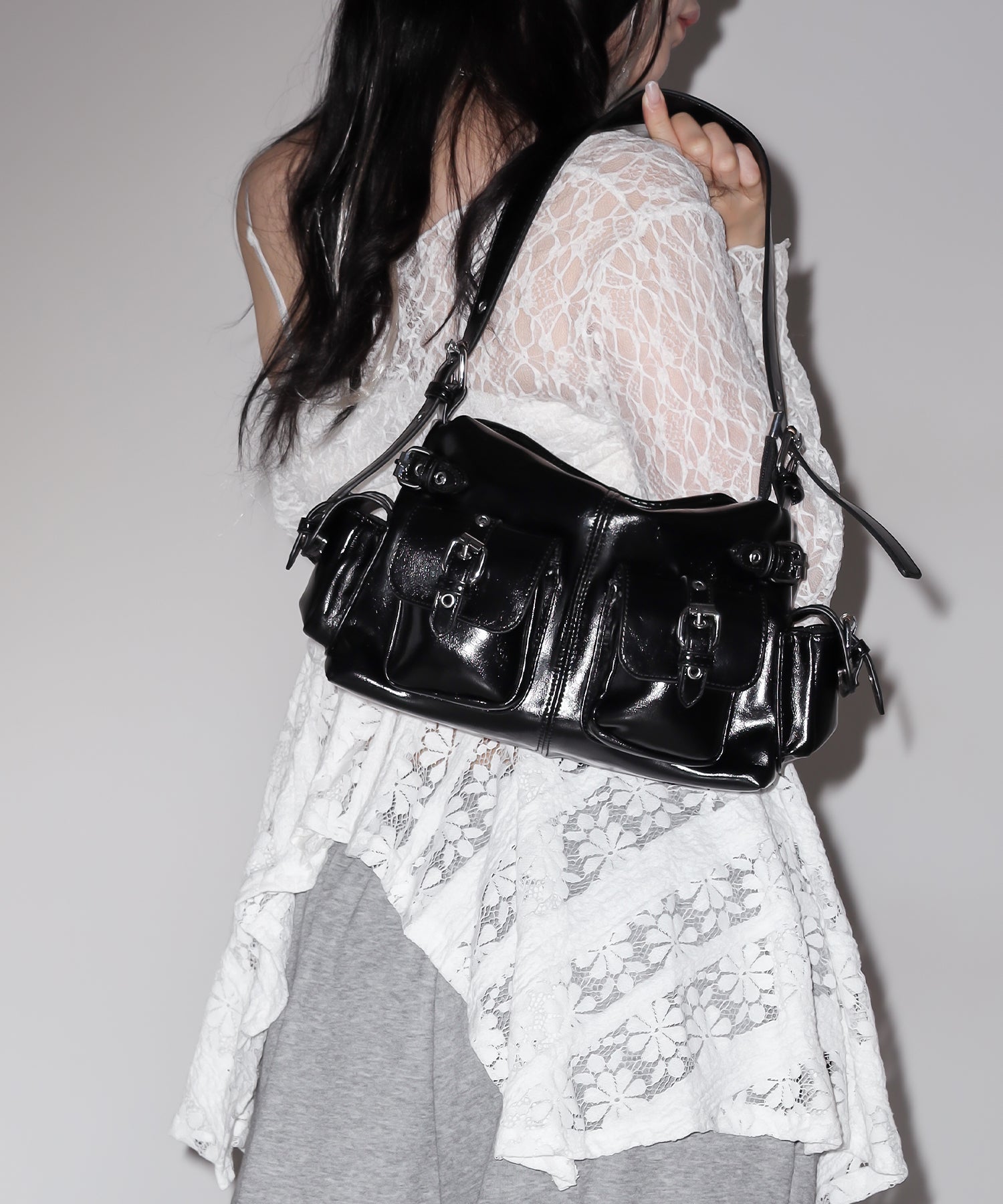 【ショルダーにできる2WAY】4バックルポケットワンハンドルショルダーバッグ/4 buckle pocket one handle shoulder bag