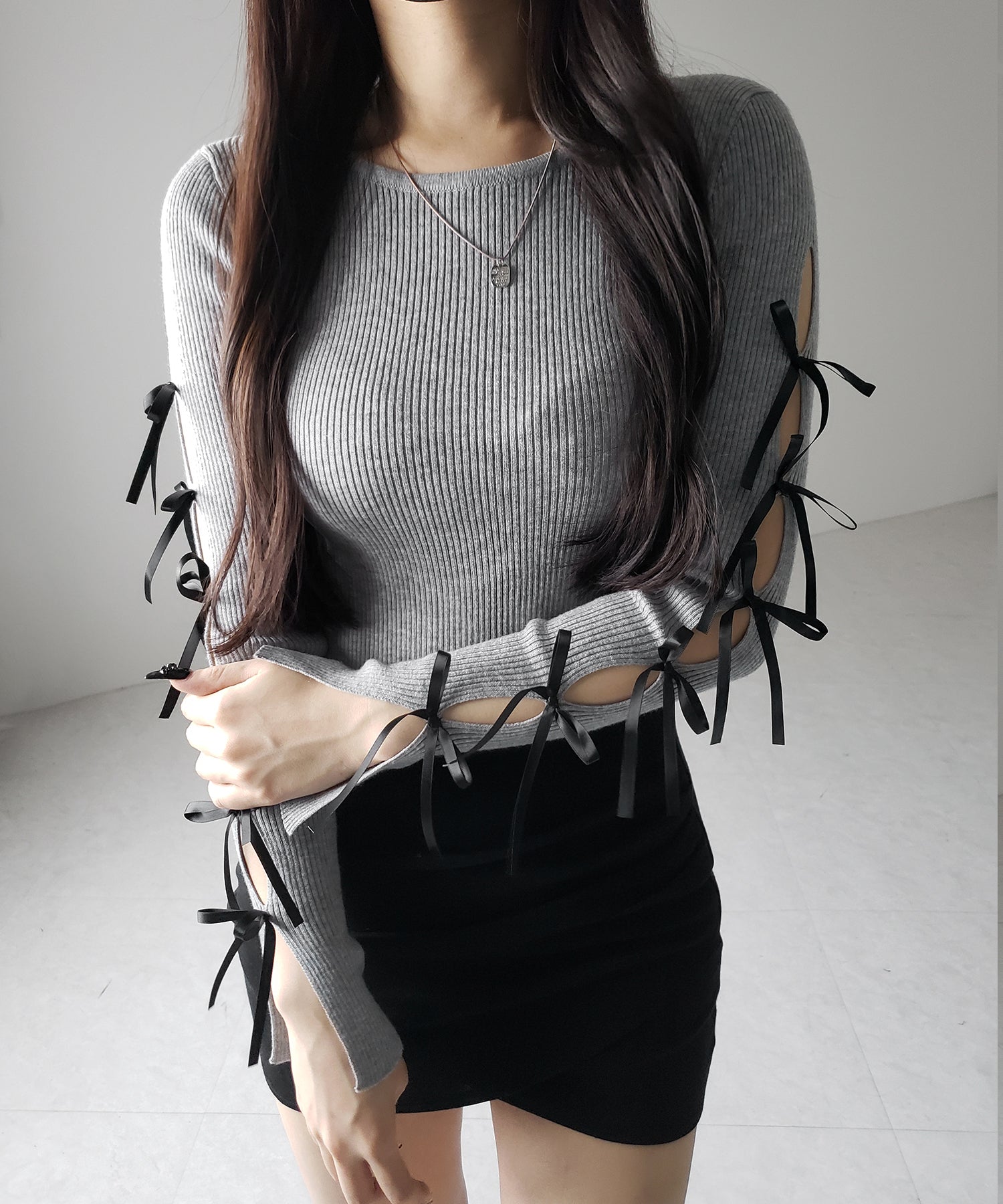【 2color 】カットアウトリボンショートリブニット / cut out ribbon short rib knit