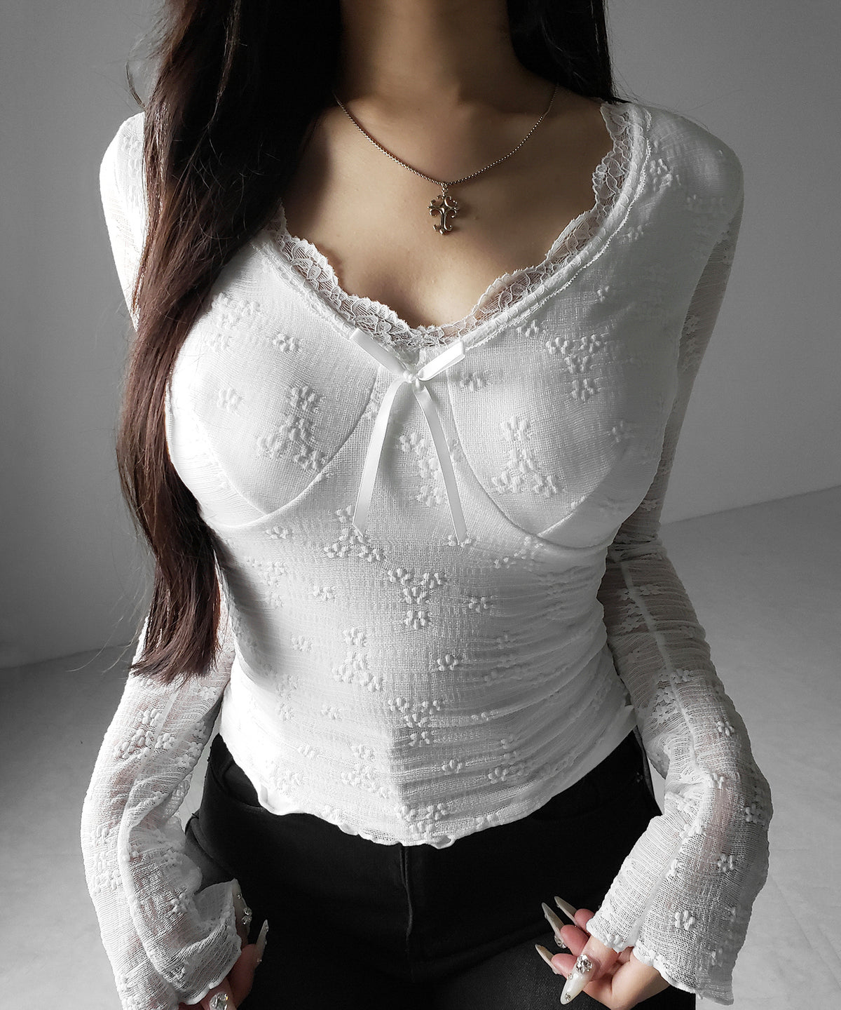 フロントリボンVネックレイヤードレーストップス / front ribbon v-neck layered lace tops