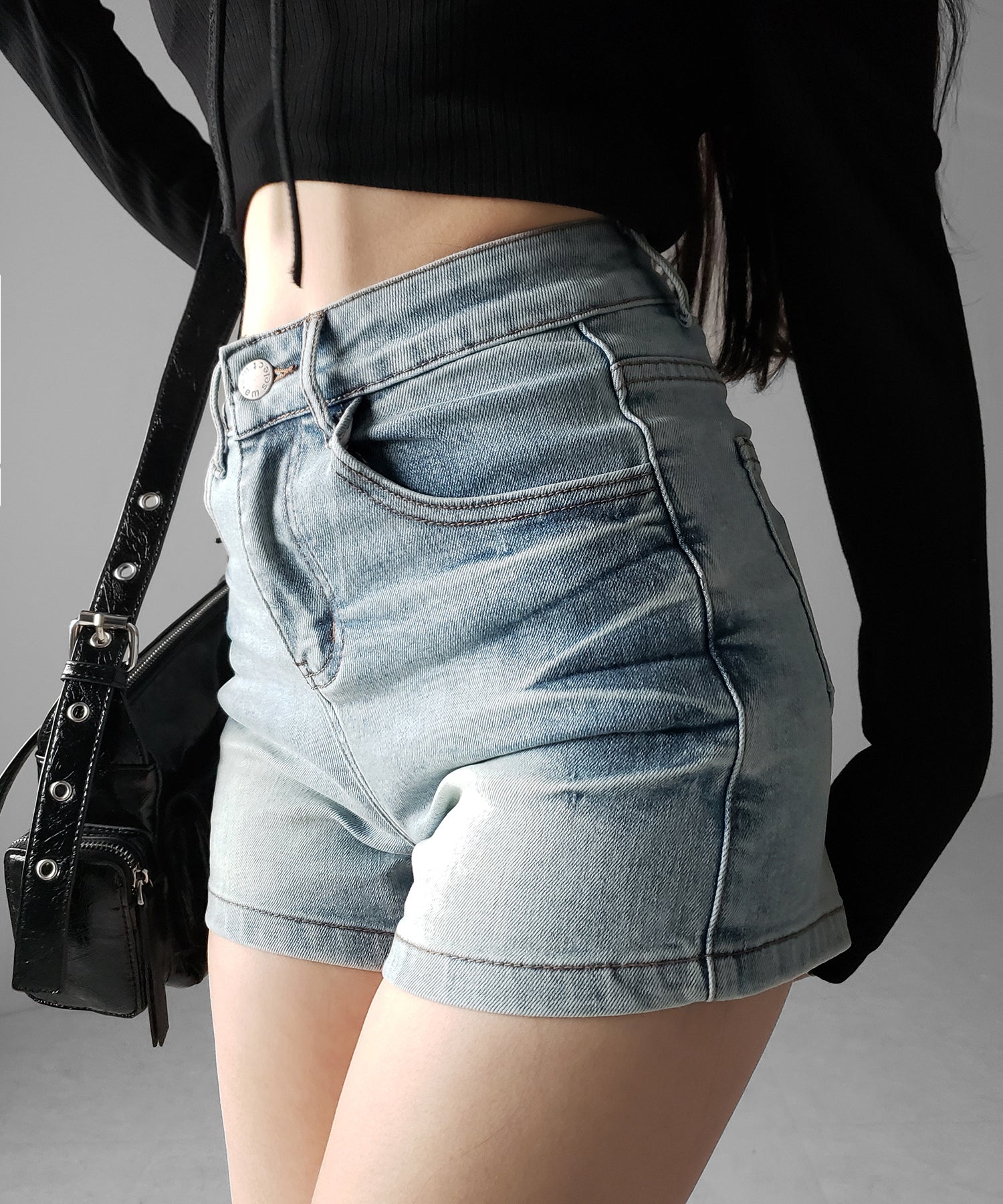 ハイウエストタイトデニムショートパンツ / high waist tight short pants