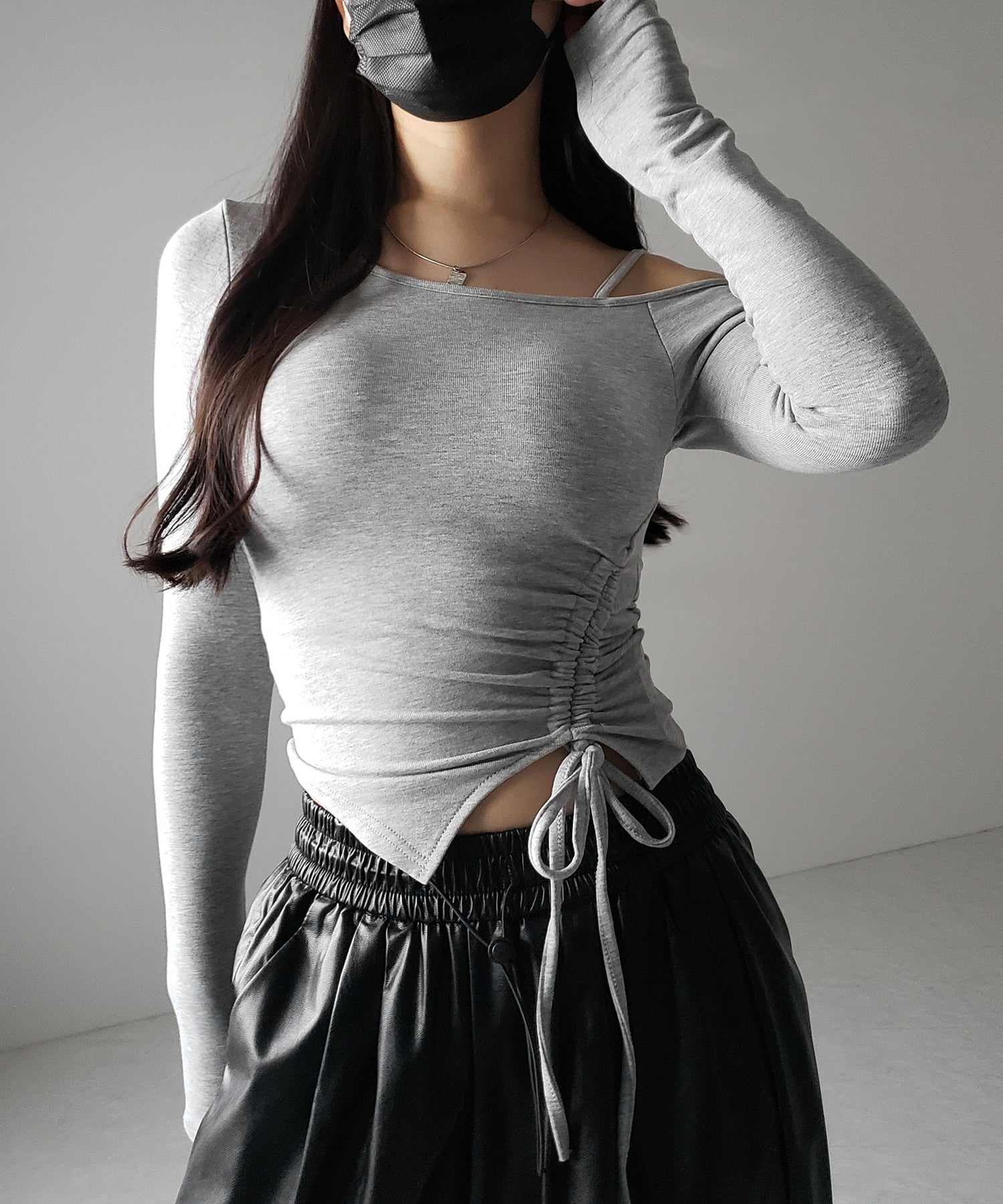 【 裏起毛 / カップ付 】サイドシャーリングリボンワンショルトップス / side shirring ribbon one shoulder tops