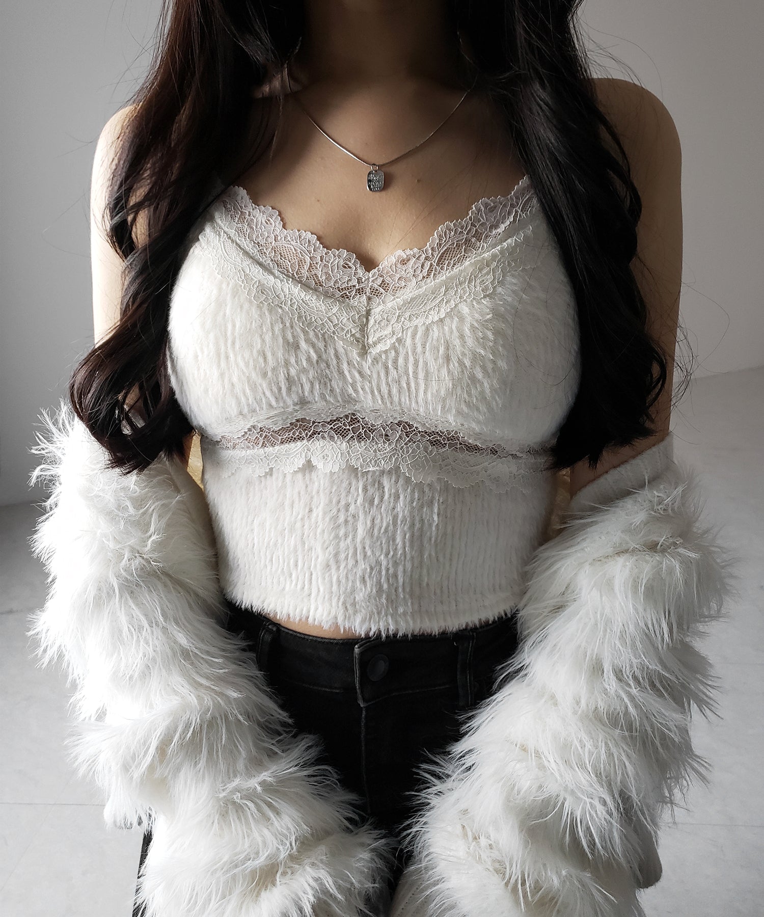 【 カップ付き 】ダブルレースシャギーファーショートビスチェキャミソール / double lace shaggy fur short bustier camisole