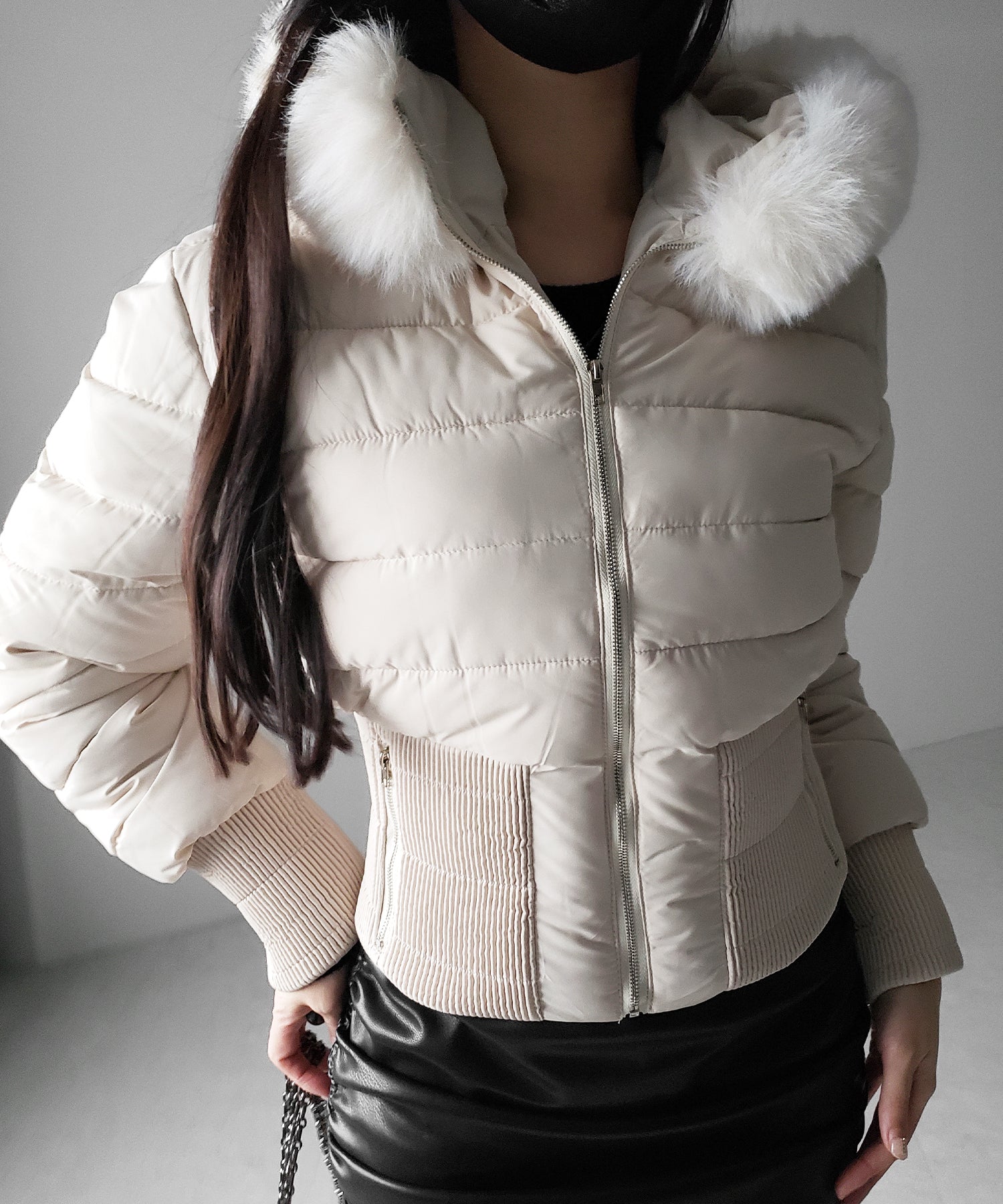ウエストマークファーフードレディフェイクダウンジャケット / waist mark fur hooded lady fake down jacket